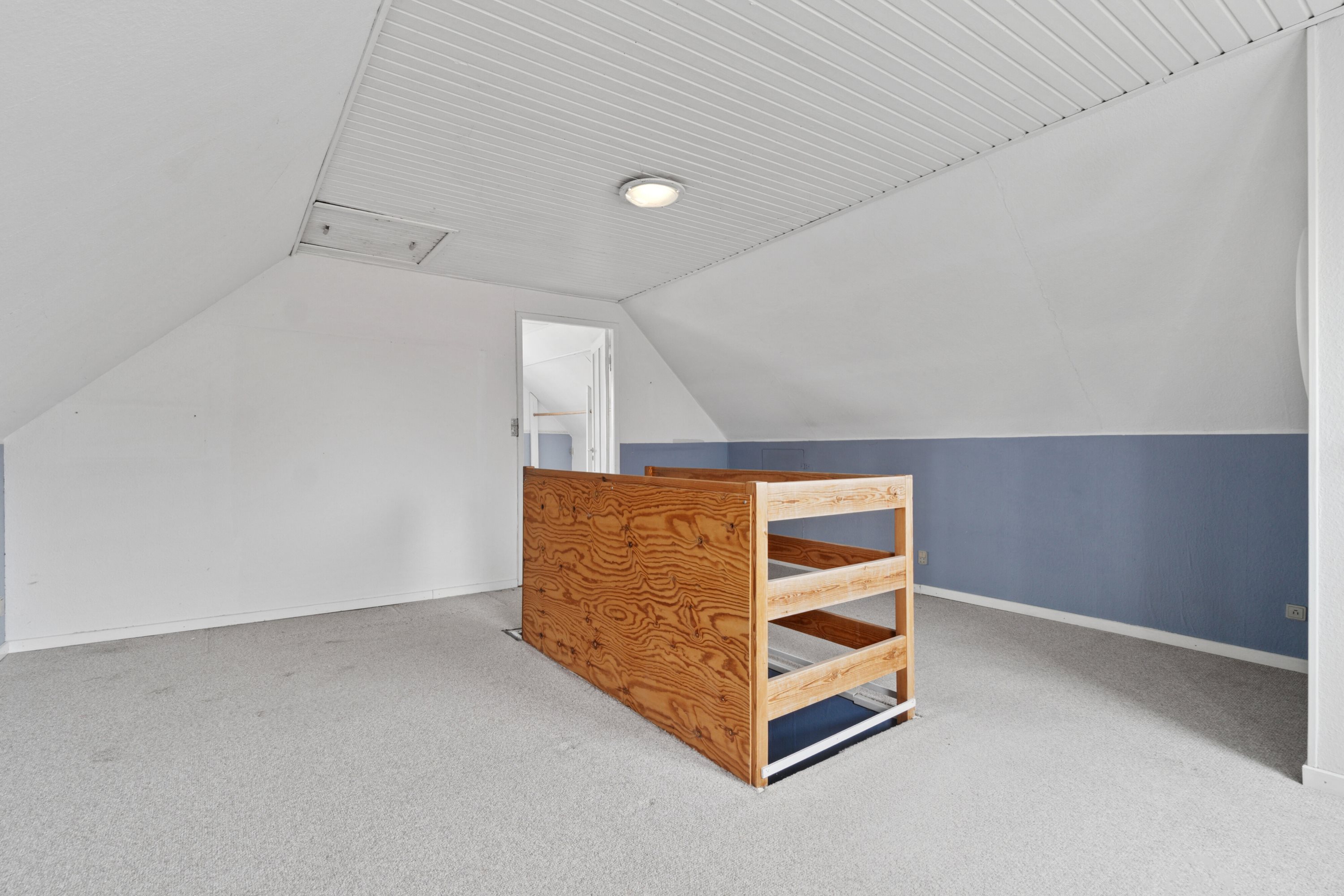 Fremhævet gang billede i fuldskærmstilstand. Billede af Klemens Storegade 7, 3782 Klemensker