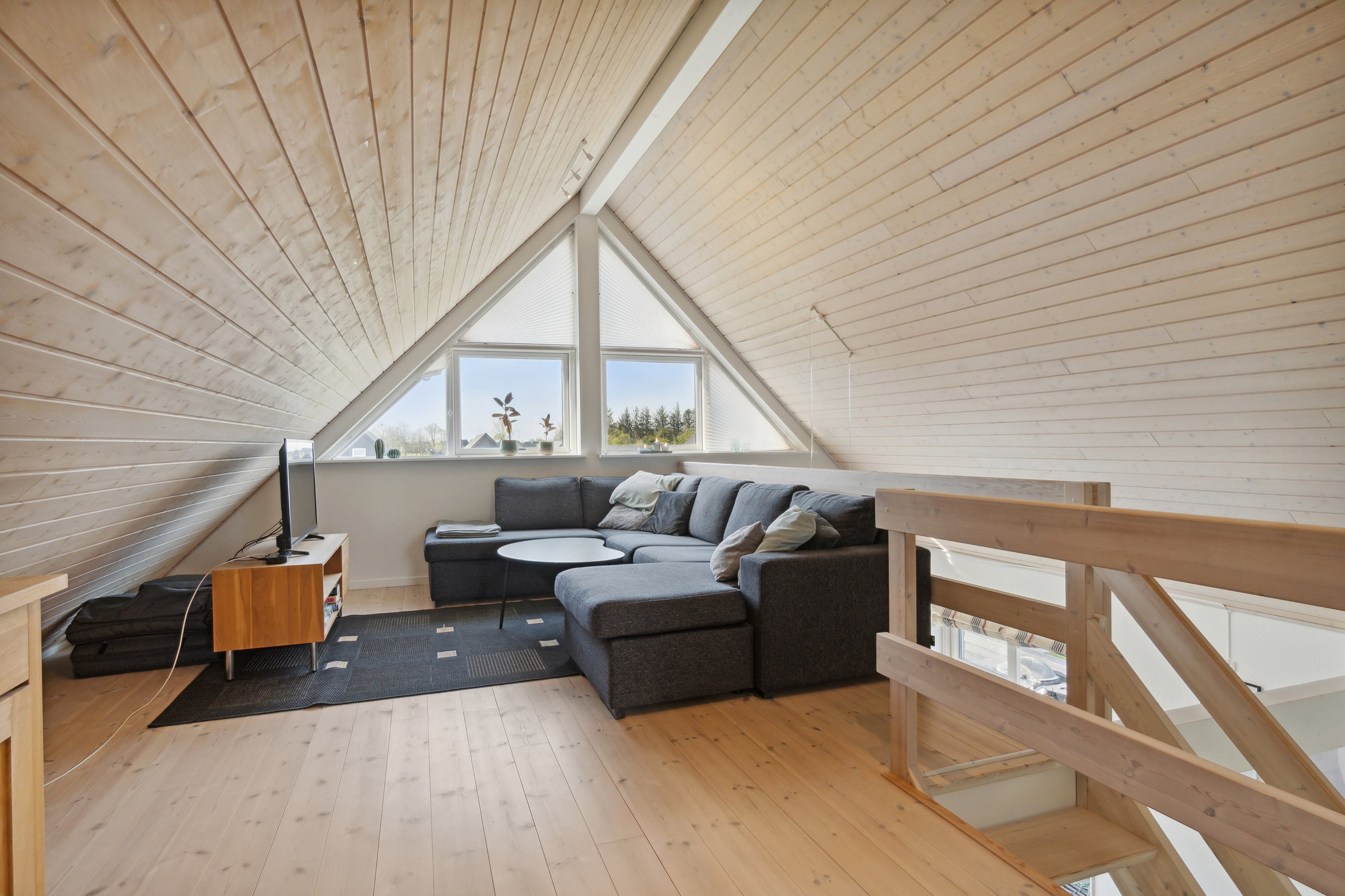 Fremhævet stue billede i fuldskærmstilstand. Billede af Golfvænget 6, Gatten, 9640 Farsø