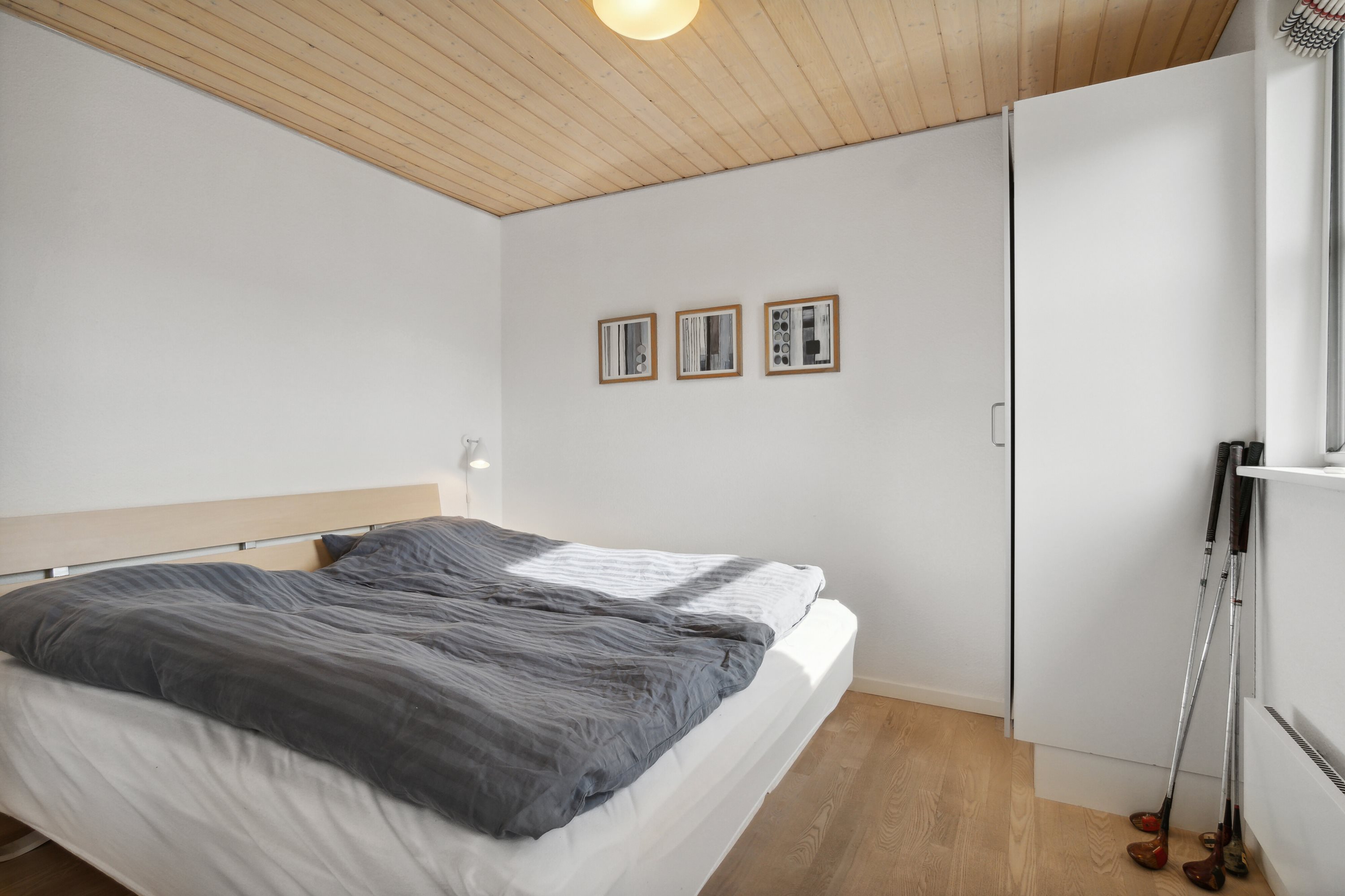 Fremhævet soveværelse billede i fuldskærmstilstand. Billede af Golfvænget 6, Gatten, 9640 Farsø