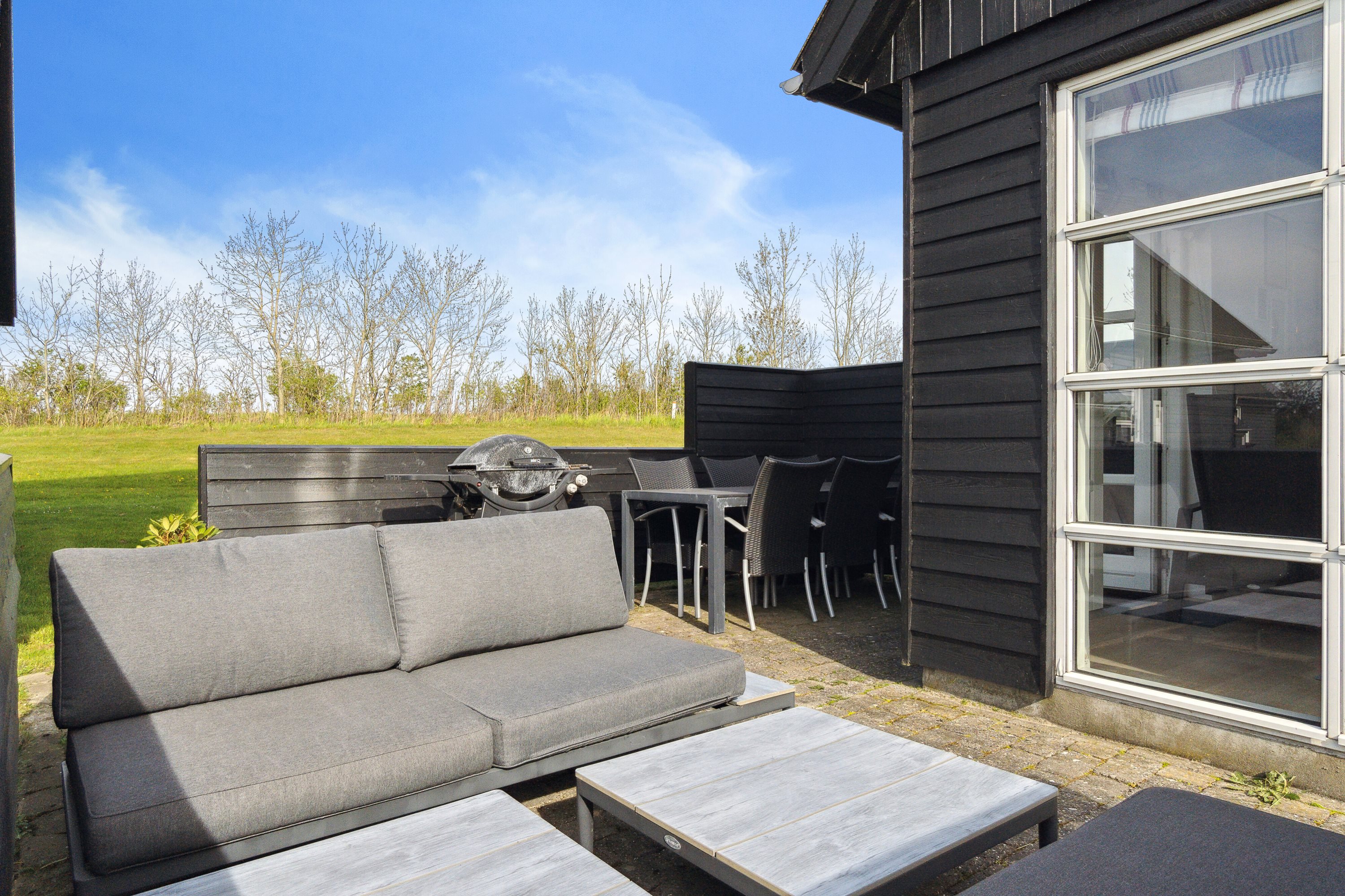 Fremhævet terrasse billede i fuldskærmstilstand. Billede af Golfvænget 6, Gatten, 9640 Farsø