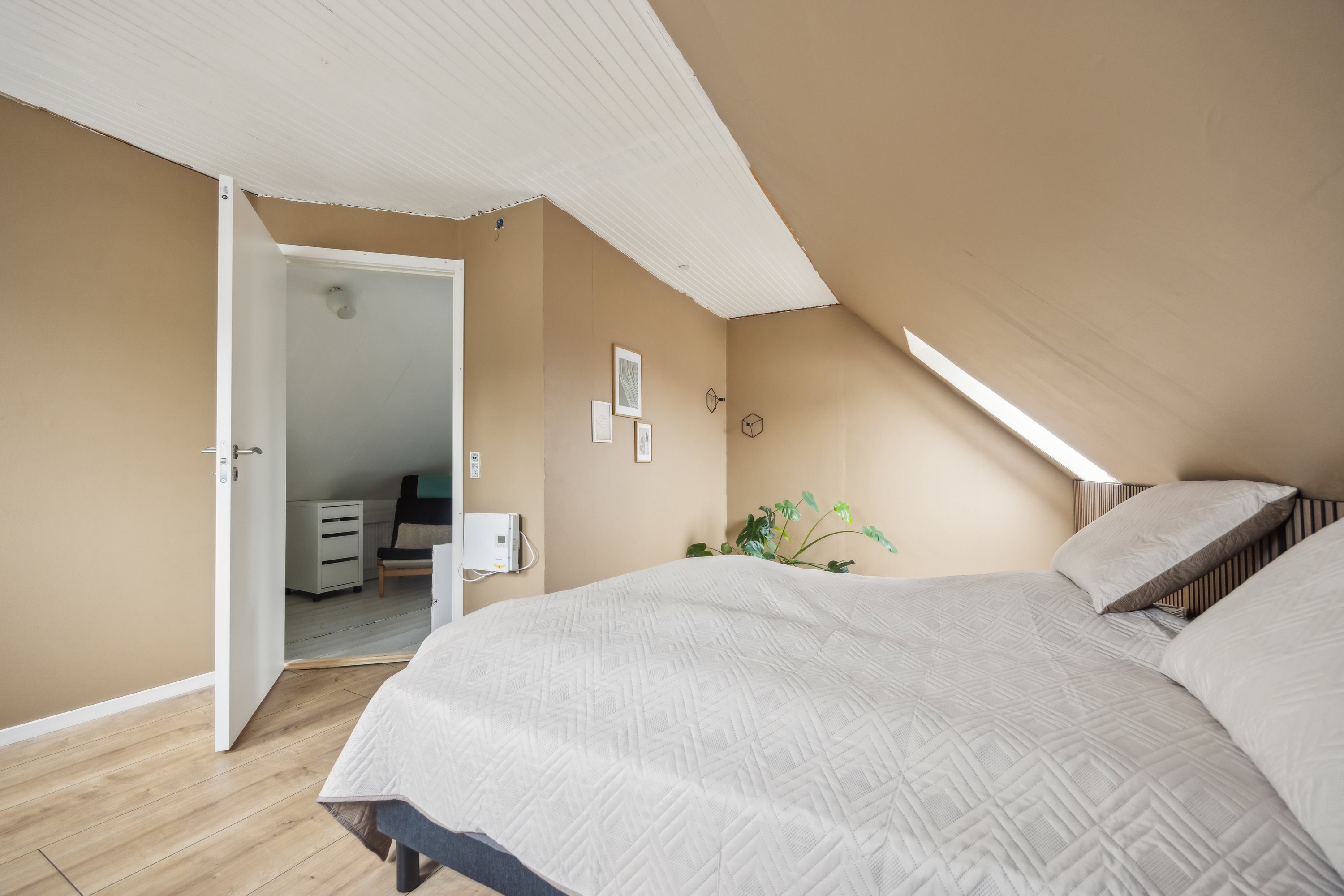 Fremhævet værelse billede i fuldskærmstilstand. Billede af Ørstedsvej 1, 9460 Brovst