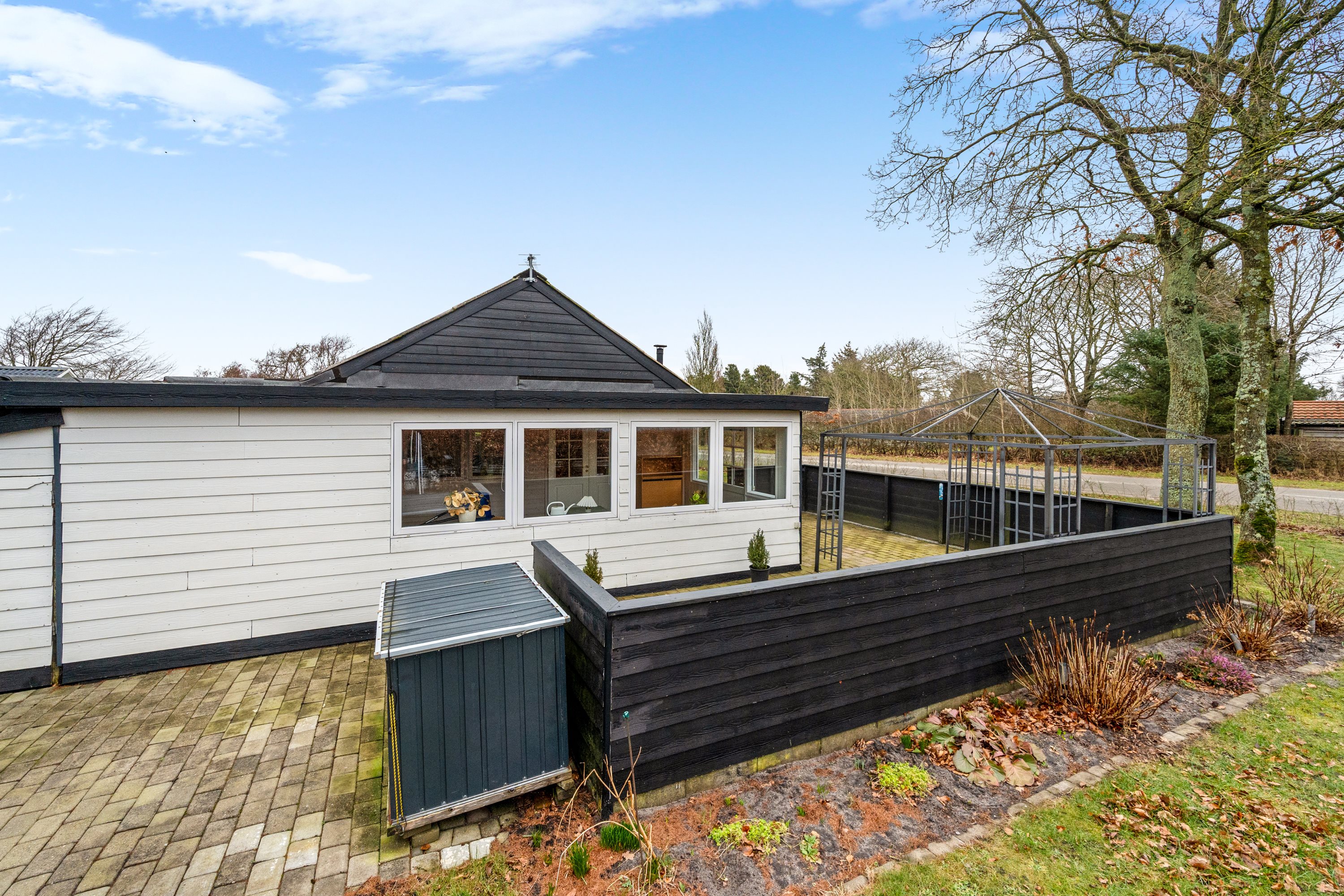 Fremhævet facade billede i fuldskærmstilstand. Billede af Flyndervej 1, Skaven , 6880 Tarm