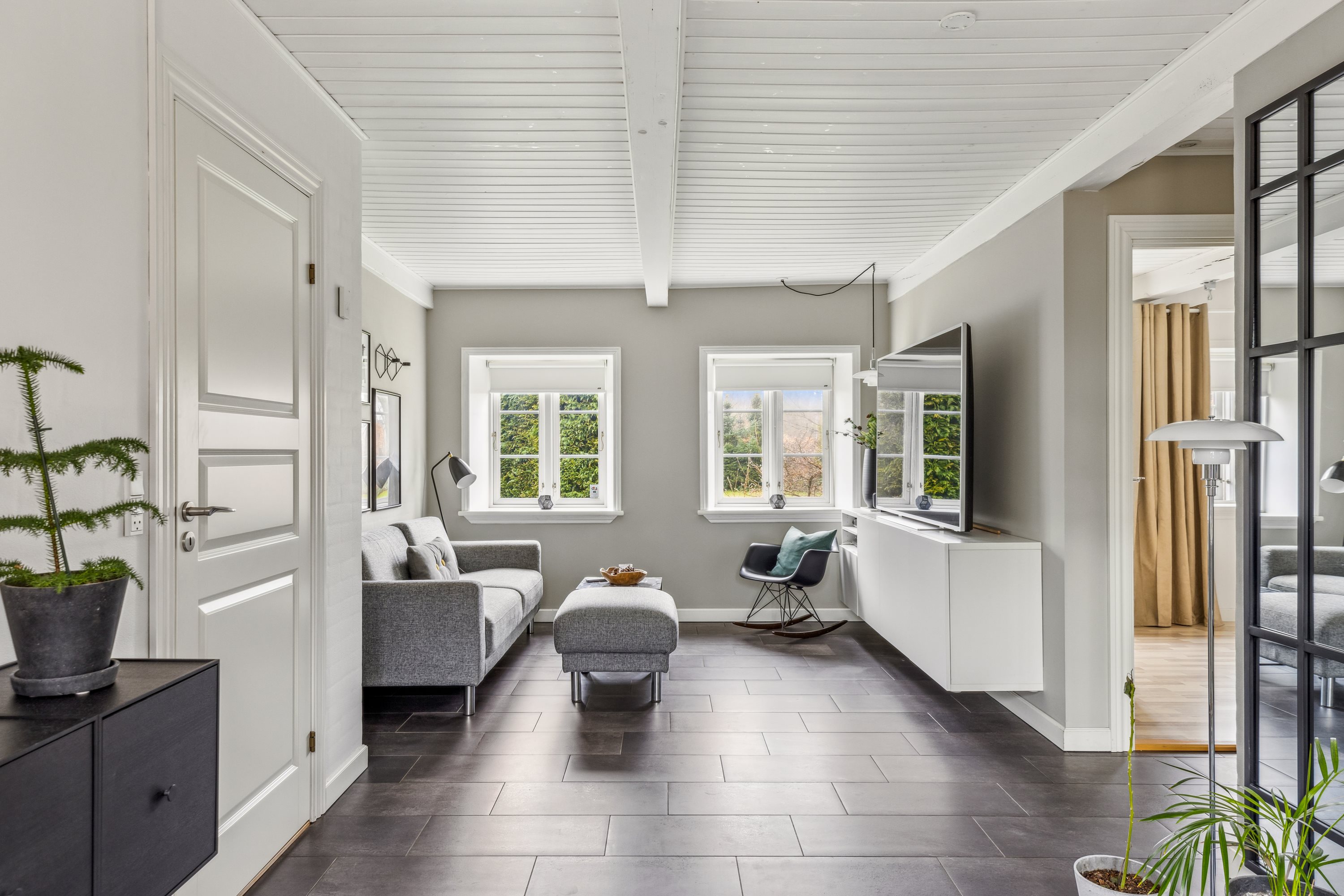 Fremhævet stue billede i fuldskærmstilstand. Billede af Obbekjærvej 129, Obbekær, 6760 Ribe