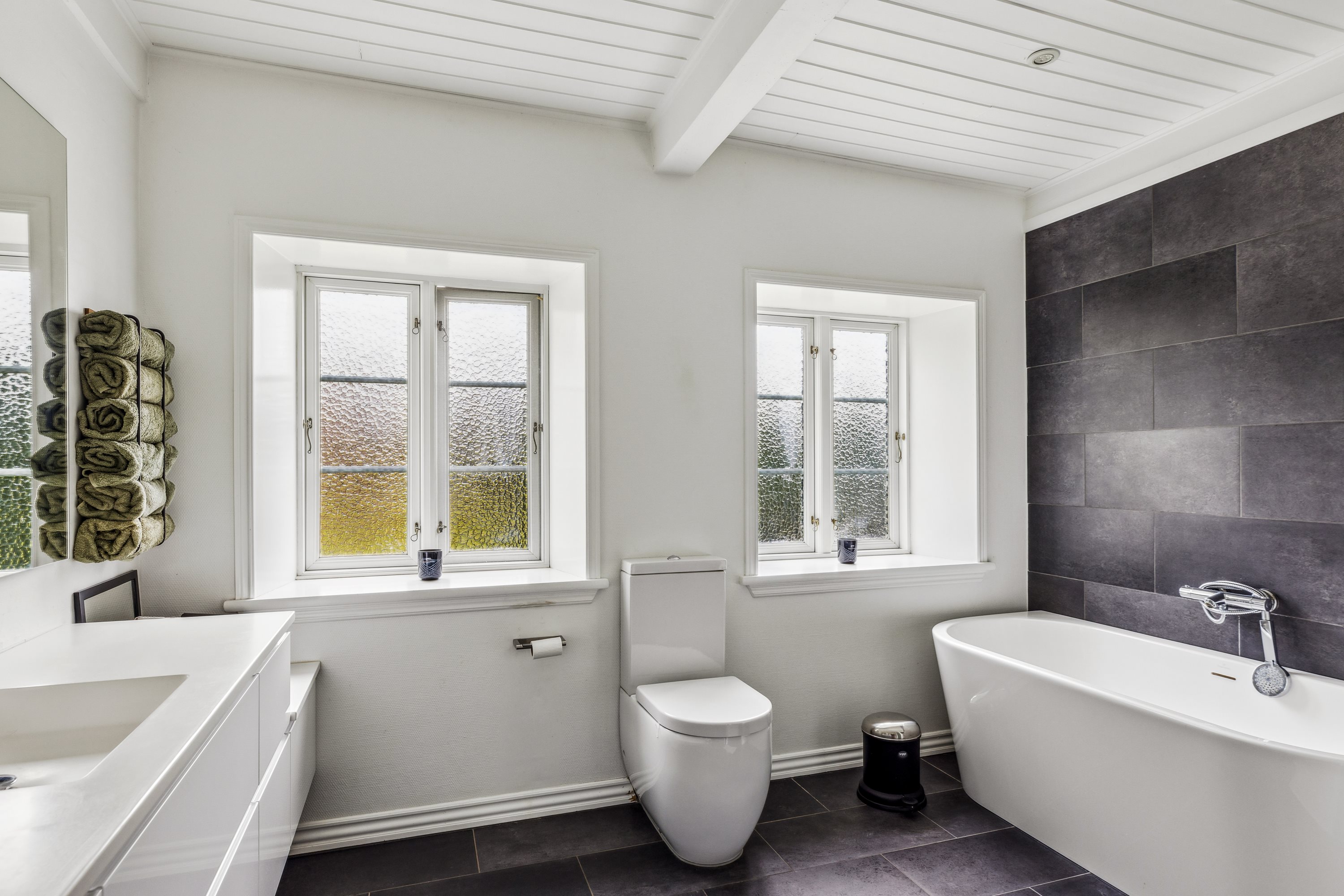 Fremhævet badeværelse billede i fuldskærmstilstand. Billede af Obbekjærvej 129, Obbekær, 6760 Ribe