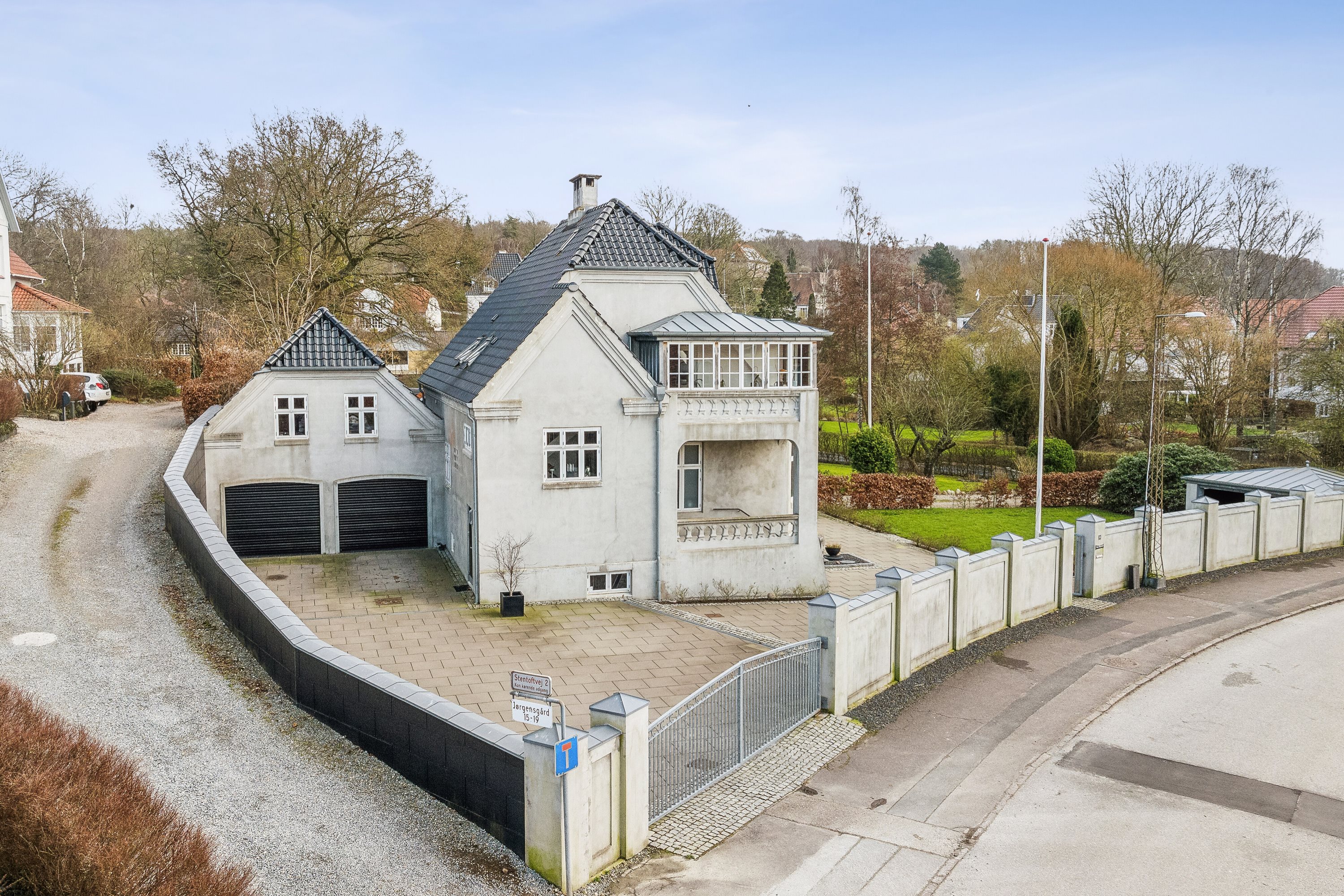 Fremhævet set fra haven billede i fuldskærmstilstand. Billede af Jørgensgård 21, 6200 Aabenraa