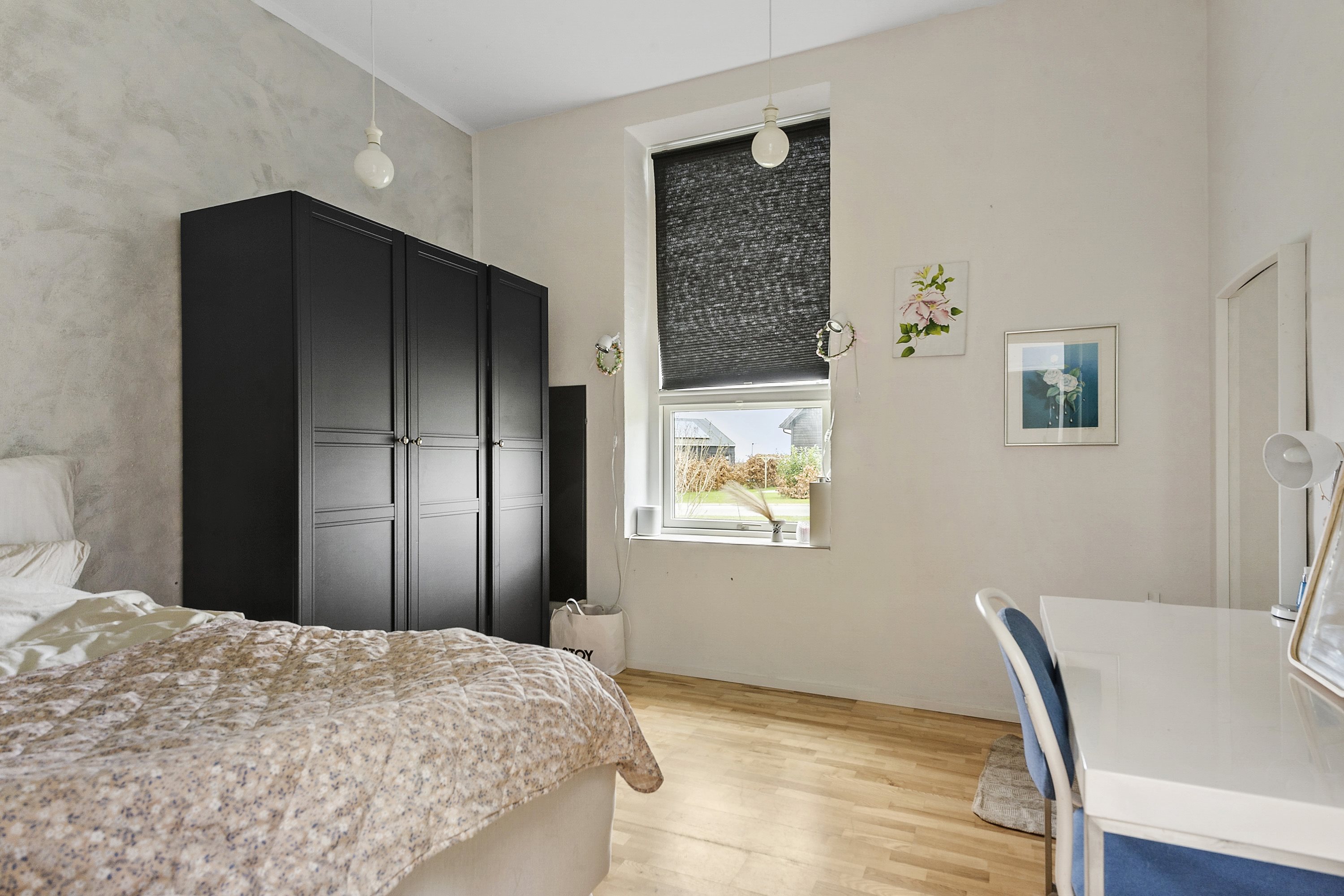 Fremhævet soveværelse billede i fuldskærmstilstand. Billede af Vesterhåb 65, 8300 Odder