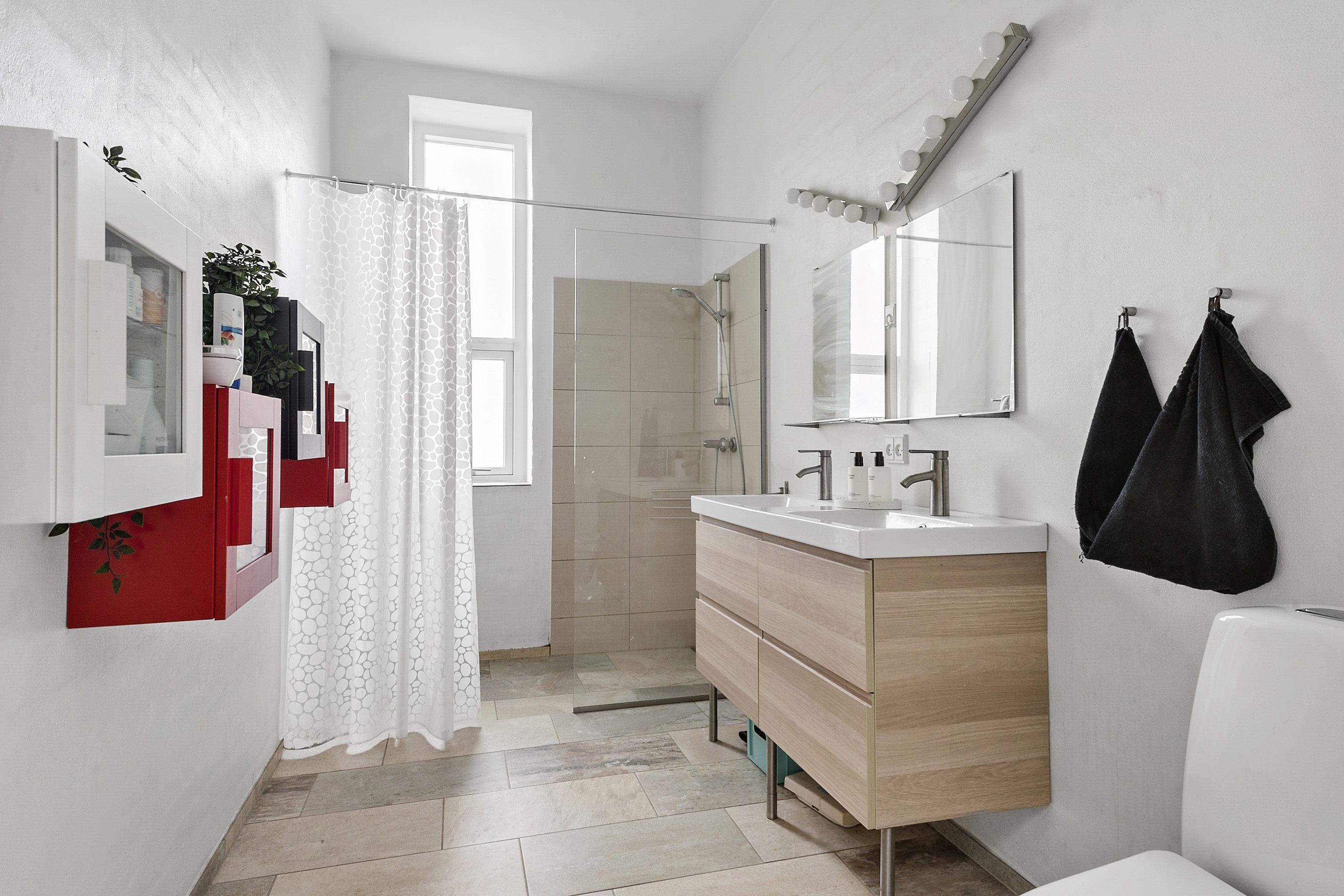 Fremhævet badeværelse billede i fuldskærmstilstand. Billede af Vesterhåb 65, 8300 Odder