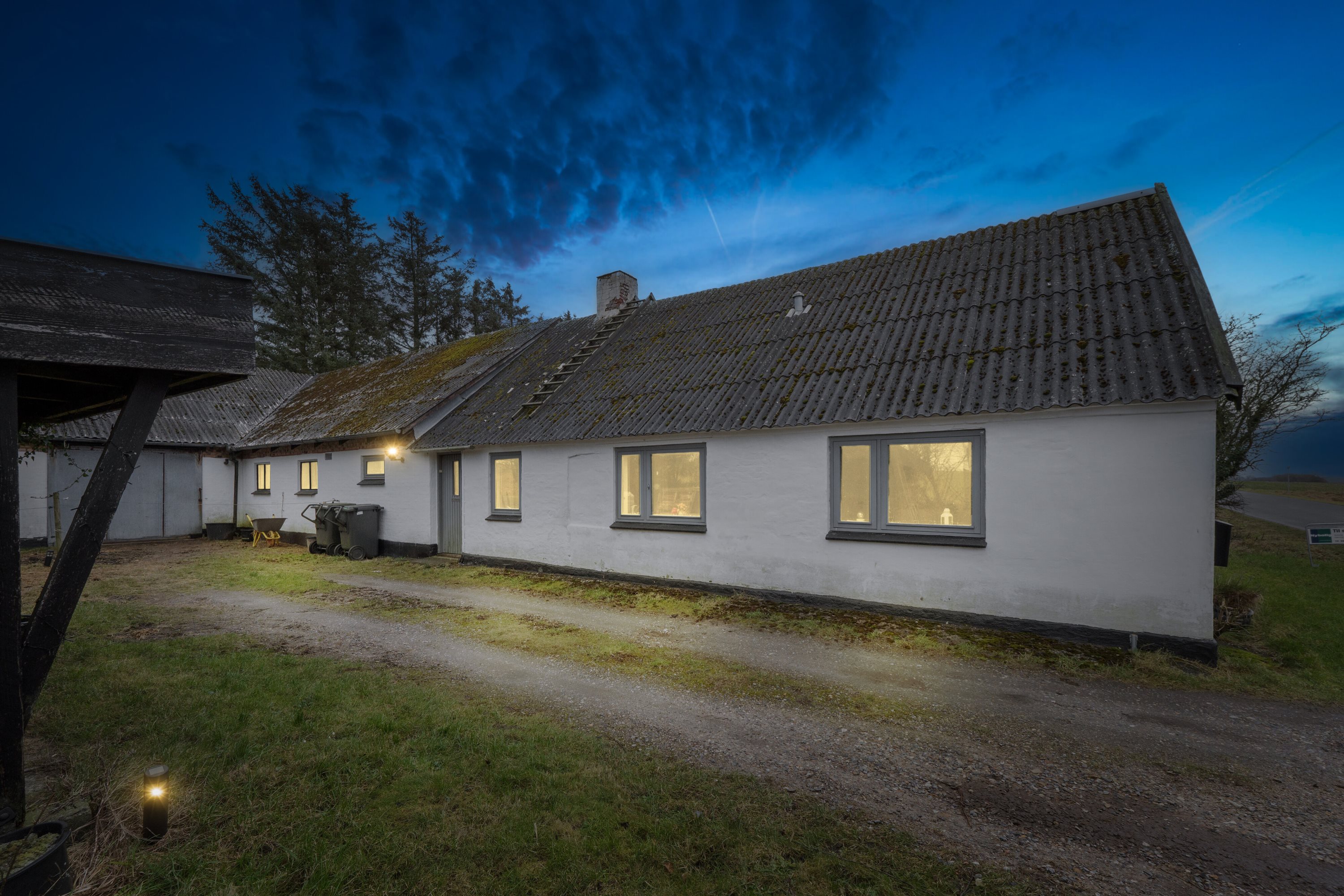 Fremhævet set fra vejen billede i fuldskærmstilstand. Billede af Allingdamvej 149, Bjergby, 9800 Hjørring