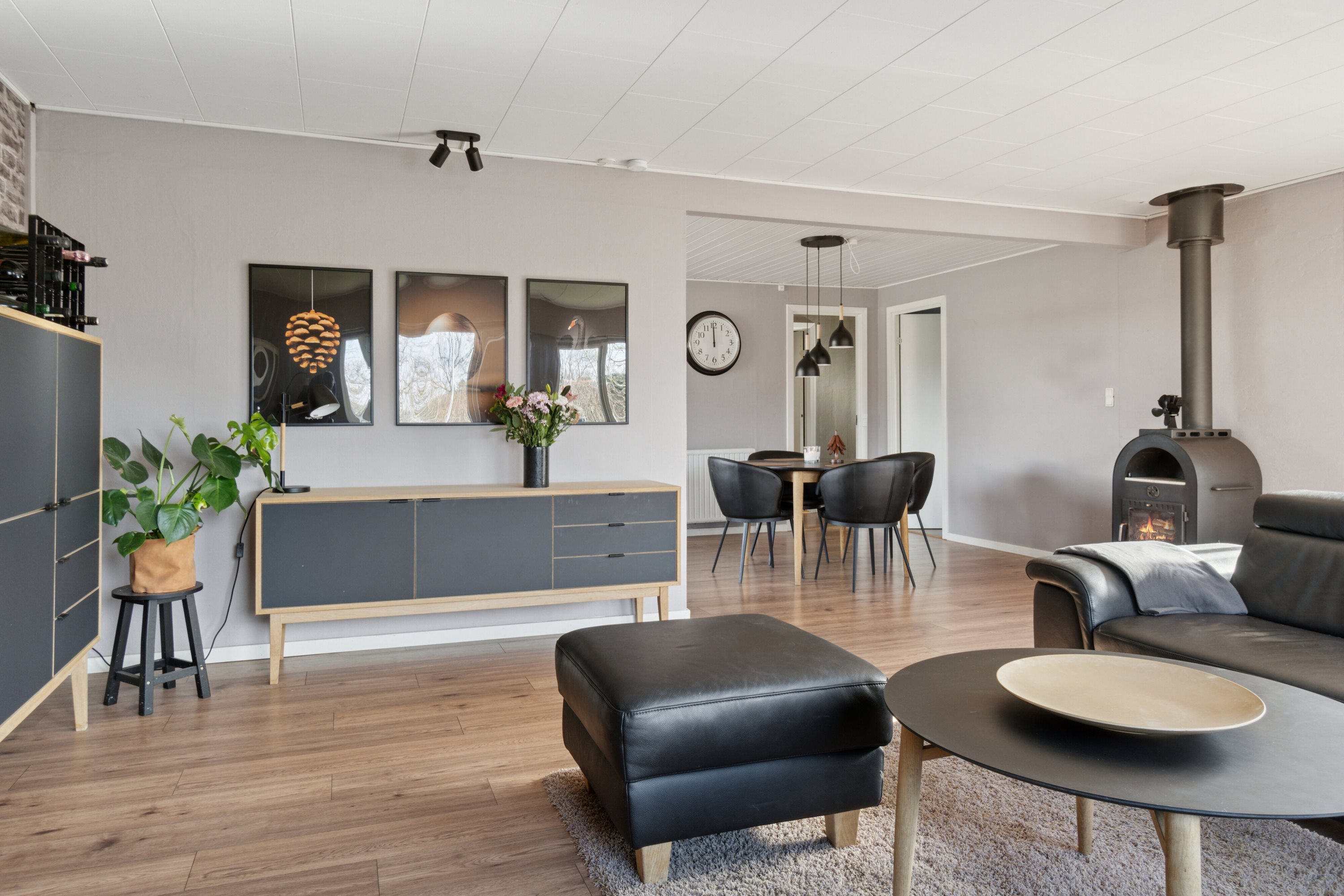 Miniaturebillede 1: stue. Billede af Smedevangen 3, 4243 Rude