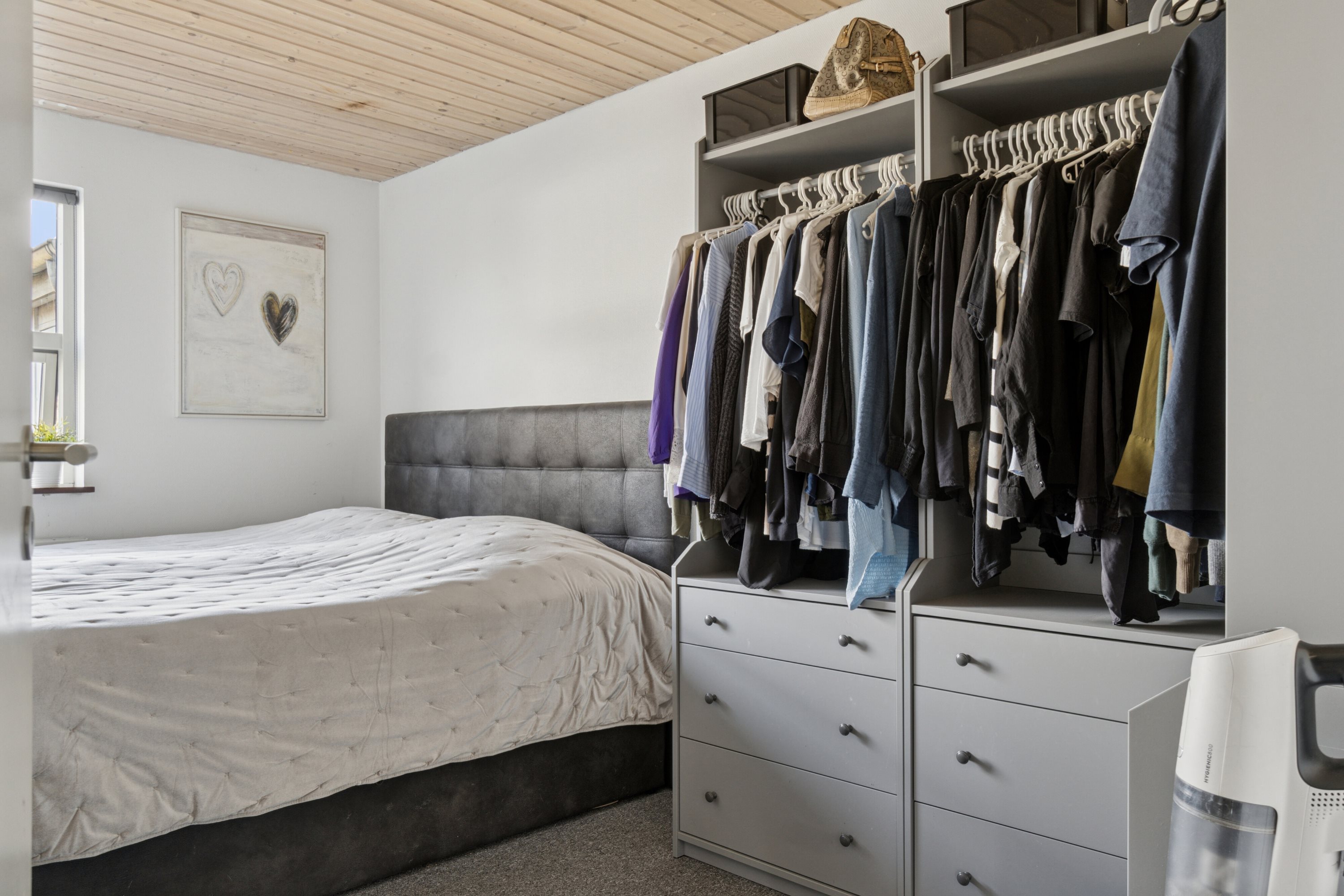 Fremhævet soveværelse billede i fuldskærmstilstand. Billede af Smedevangen 3, 4243 Rude