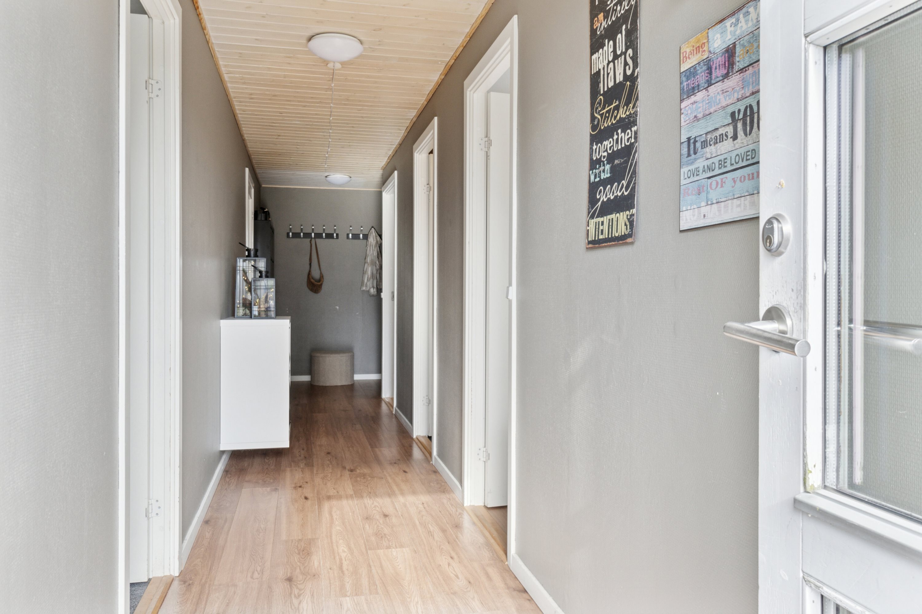 Fremhævet gang billede i fuldskærmstilstand. Billede af Smedevangen 3, 4243 Rude