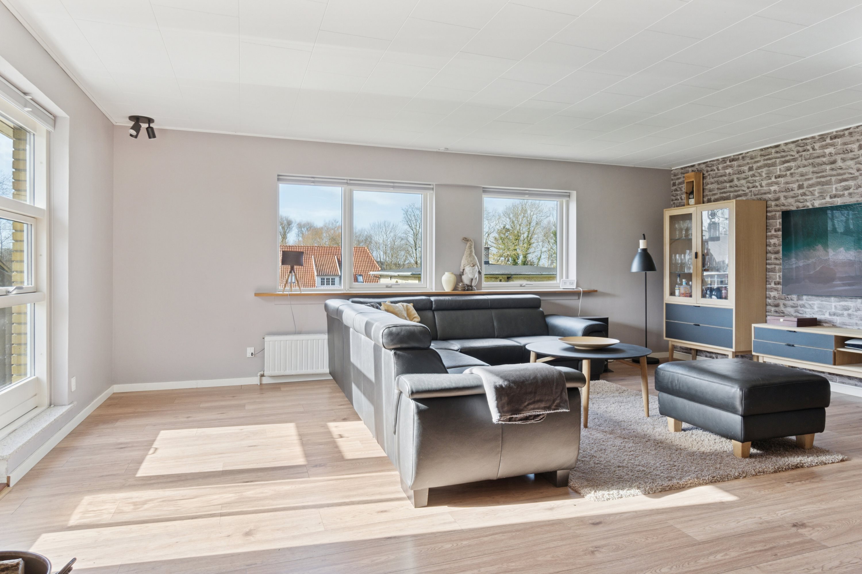 Fremhævet stue billede i fuldskærmstilstand. Billede af Smedevangen 3, 4243 Rude