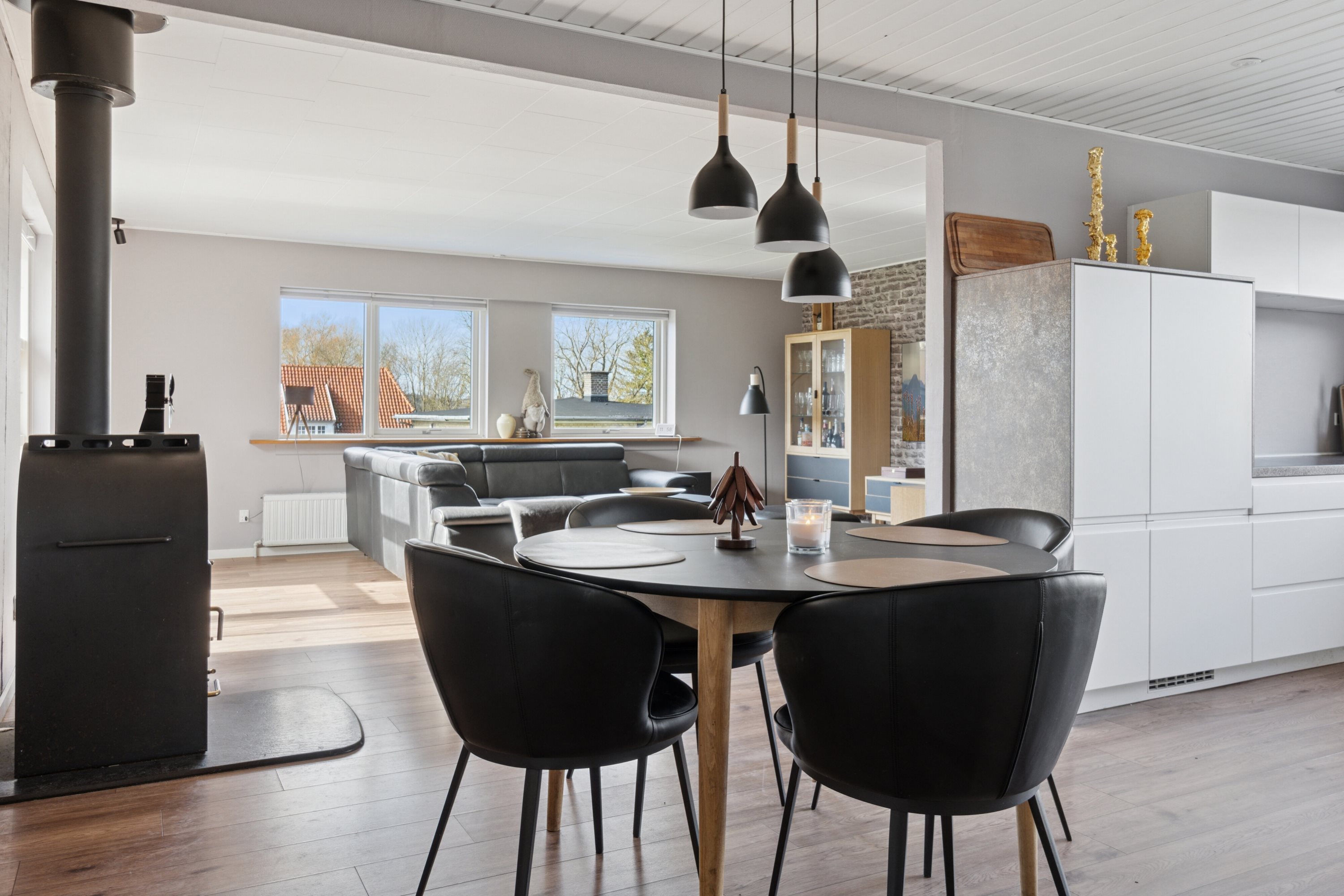 Fremhævet spisestue billede i fuldskærmstilstand. Billede af Smedevangen 3, 4243 Rude