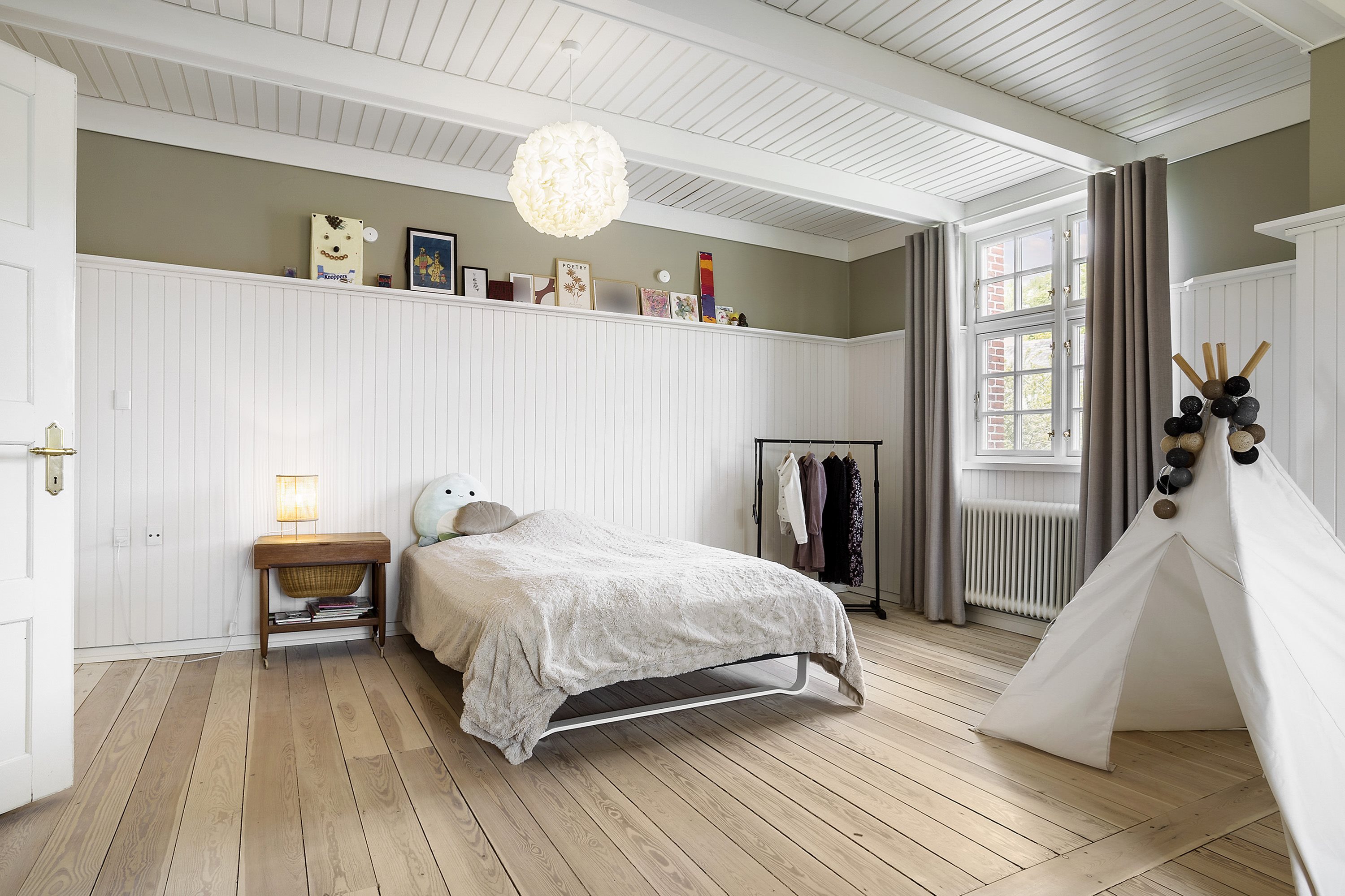 Fremhævet soveværelse billede i fuldskærmstilstand. Billede af Aastrupvej 31, 6100 Haderslev