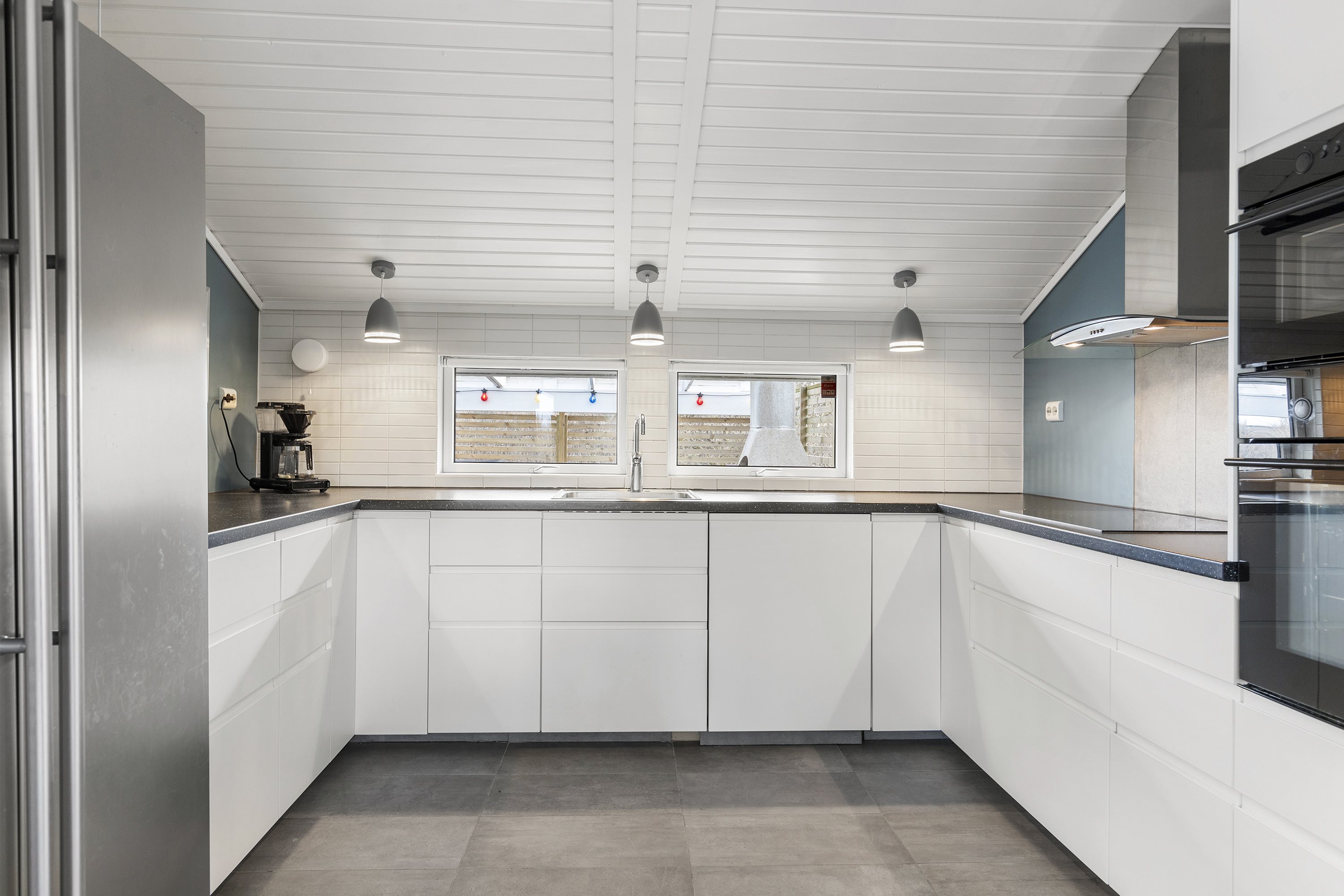 Fremhævet køkken alrum billede i fuldskærmstilstand. Billede af Martsvej 39, Skal Klit, 9800 Hjørring