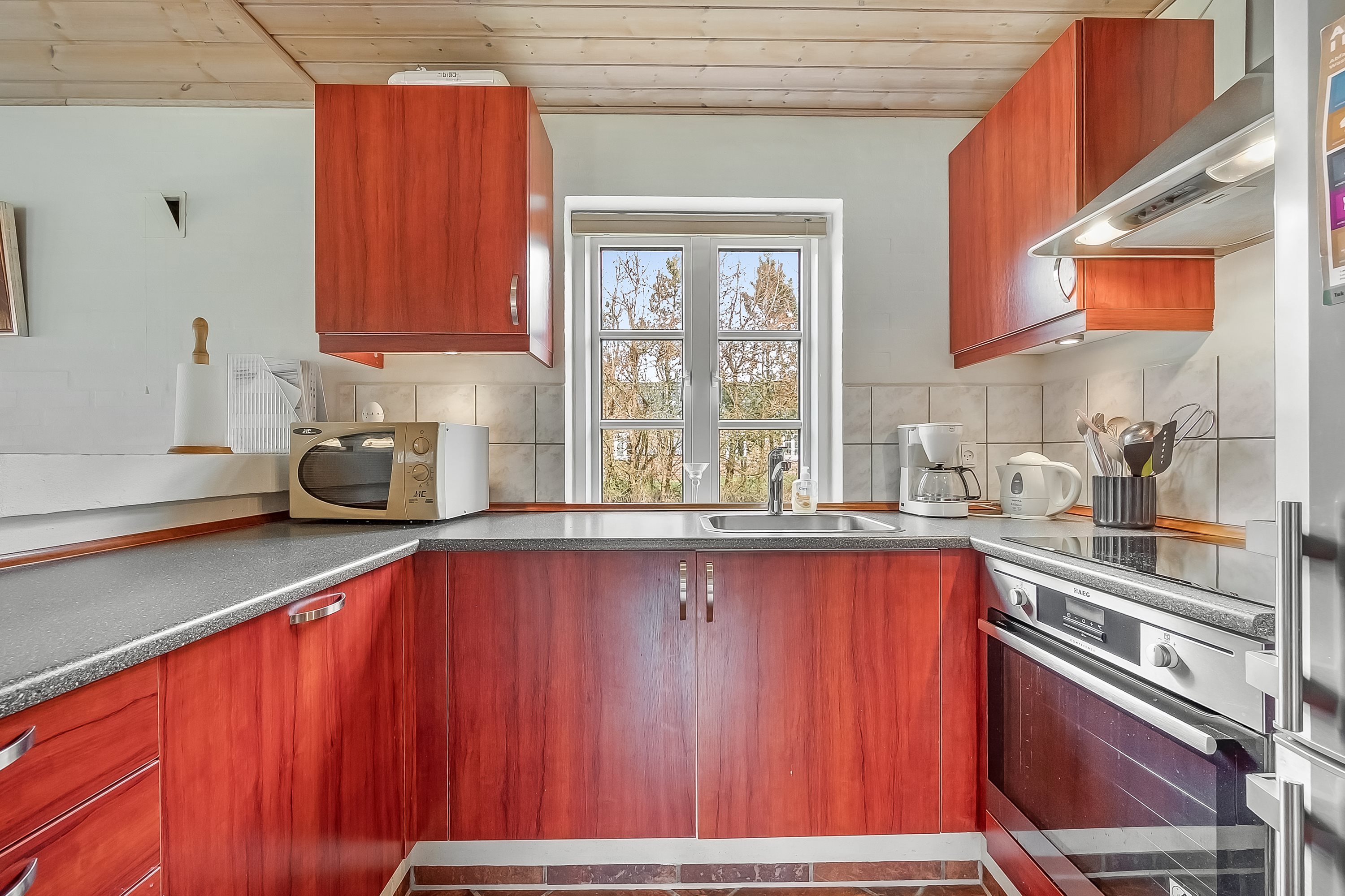 Fremhævet køkken alrum  billede i fuldskærmstilstand. Billede af Tyttebærvej 4, Skaven , 6880 Tarm