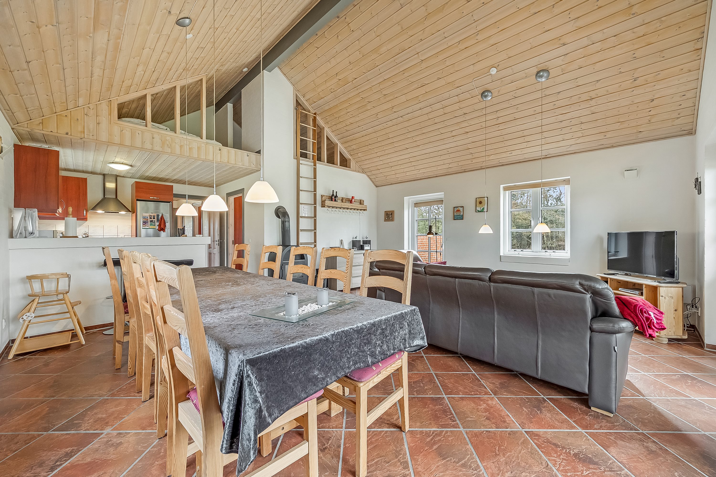 Fremhævet køkken alrum  billede i fuldskærmstilstand. Billede af Tyttebærvej 4, Skaven , 6880 Tarm