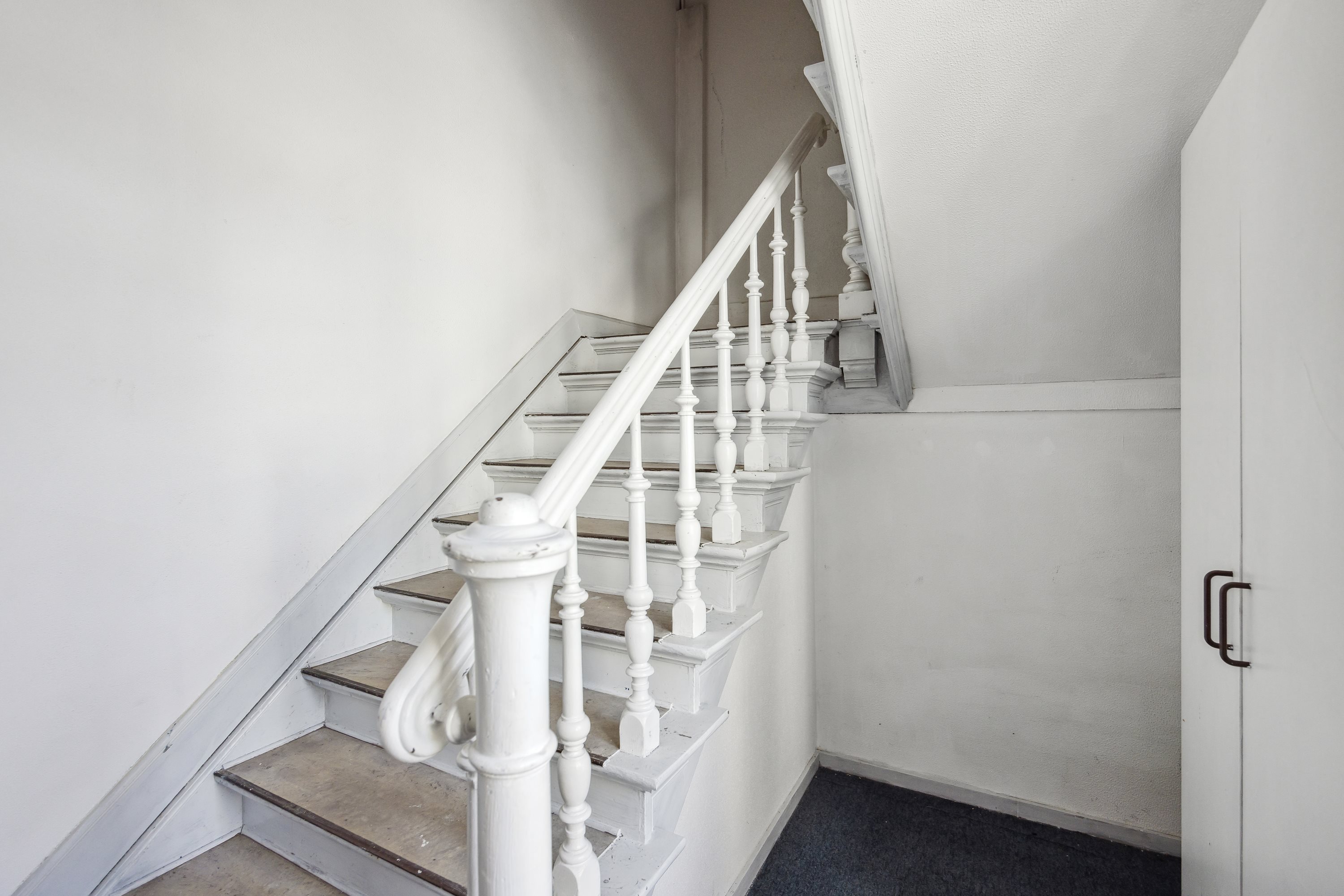 Fremhævet trappe billede i fuldskærmstilstand. Billede af Thistedvej 85A, 1., 9400 Nørresundby