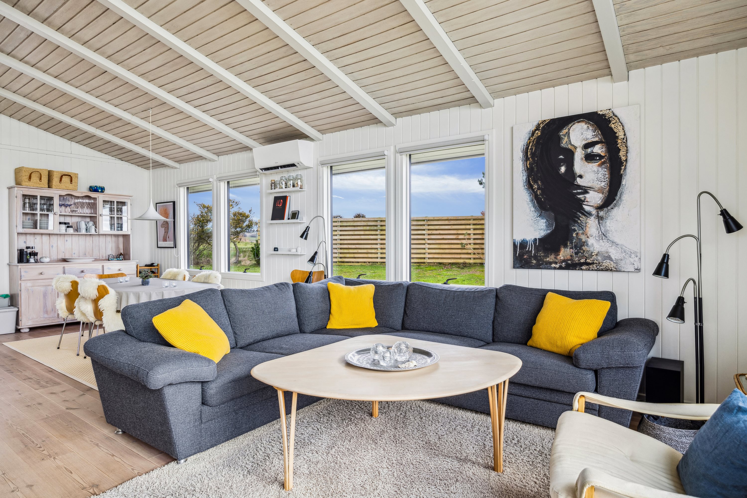 Fremhævet stue billede i fuldskærmstilstand. Billede af Skråningen 42, Strands, 8420 Knebel