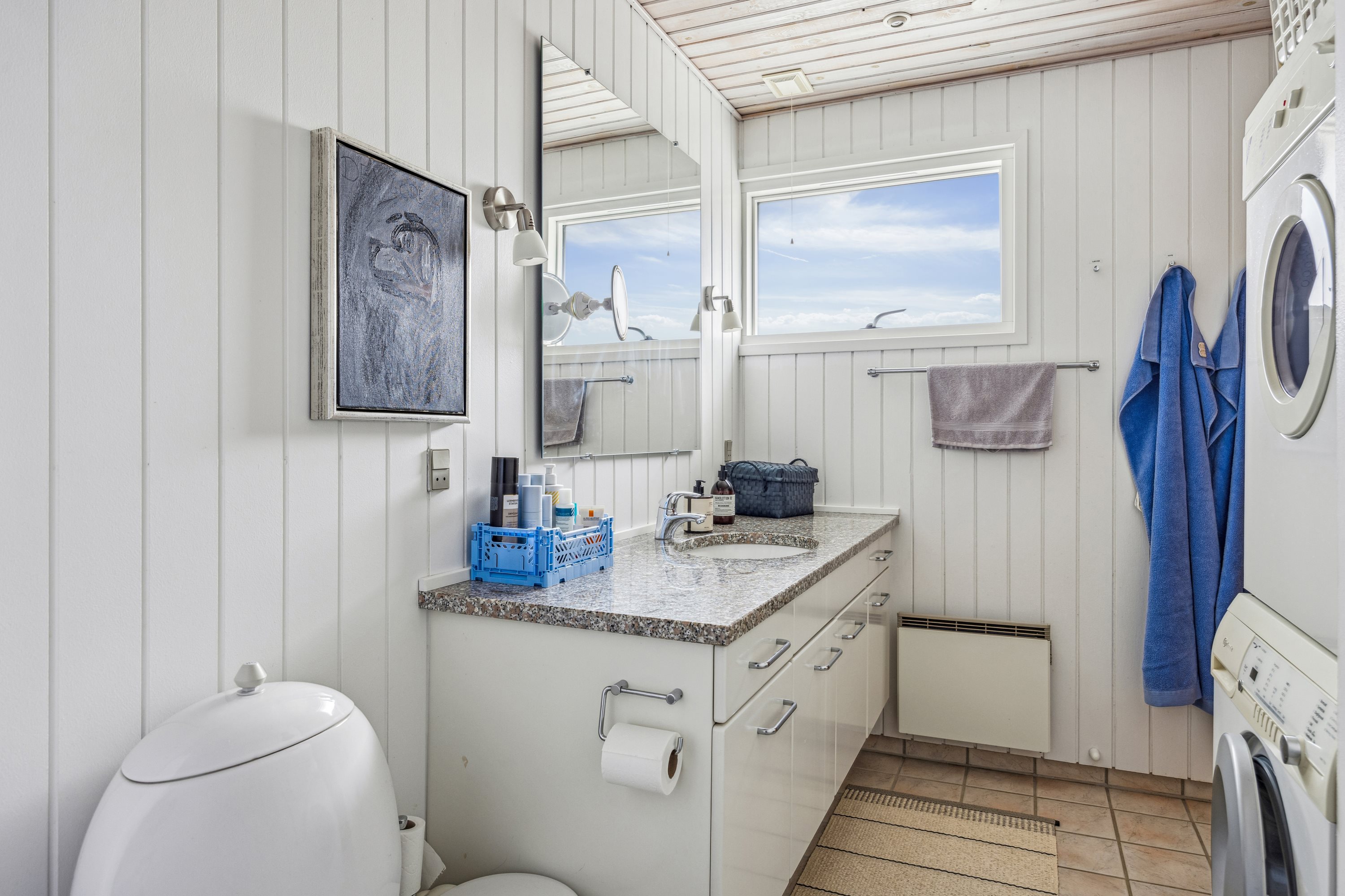 Fremhævet badeværelse billede i fuldskærmstilstand. Billede af Skråningen 42, Strands, 8420 Knebel