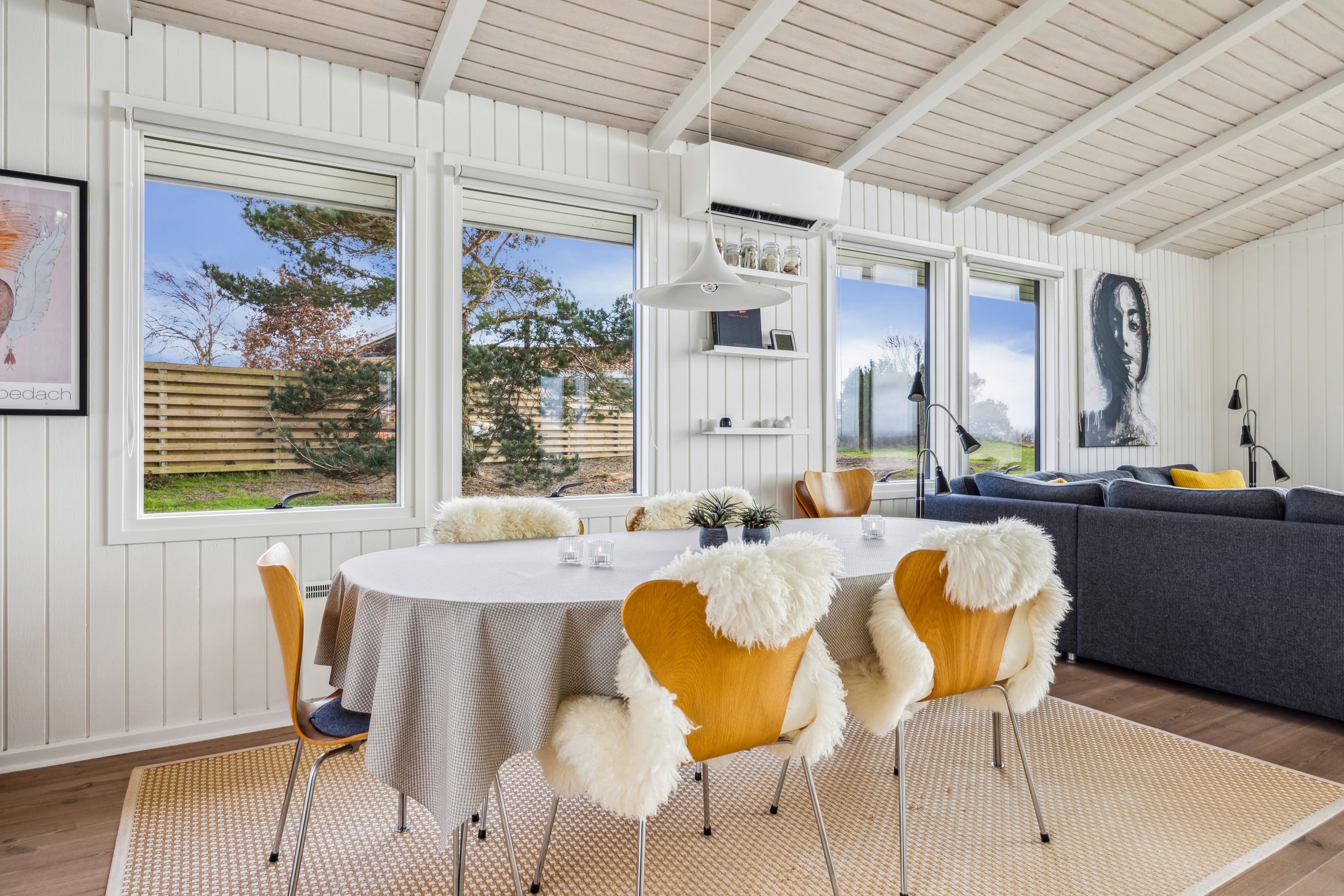 Fremhævet stue billede i fuldskærmstilstand. Billede af Skråningen 42, Strands, 8420 Knebel