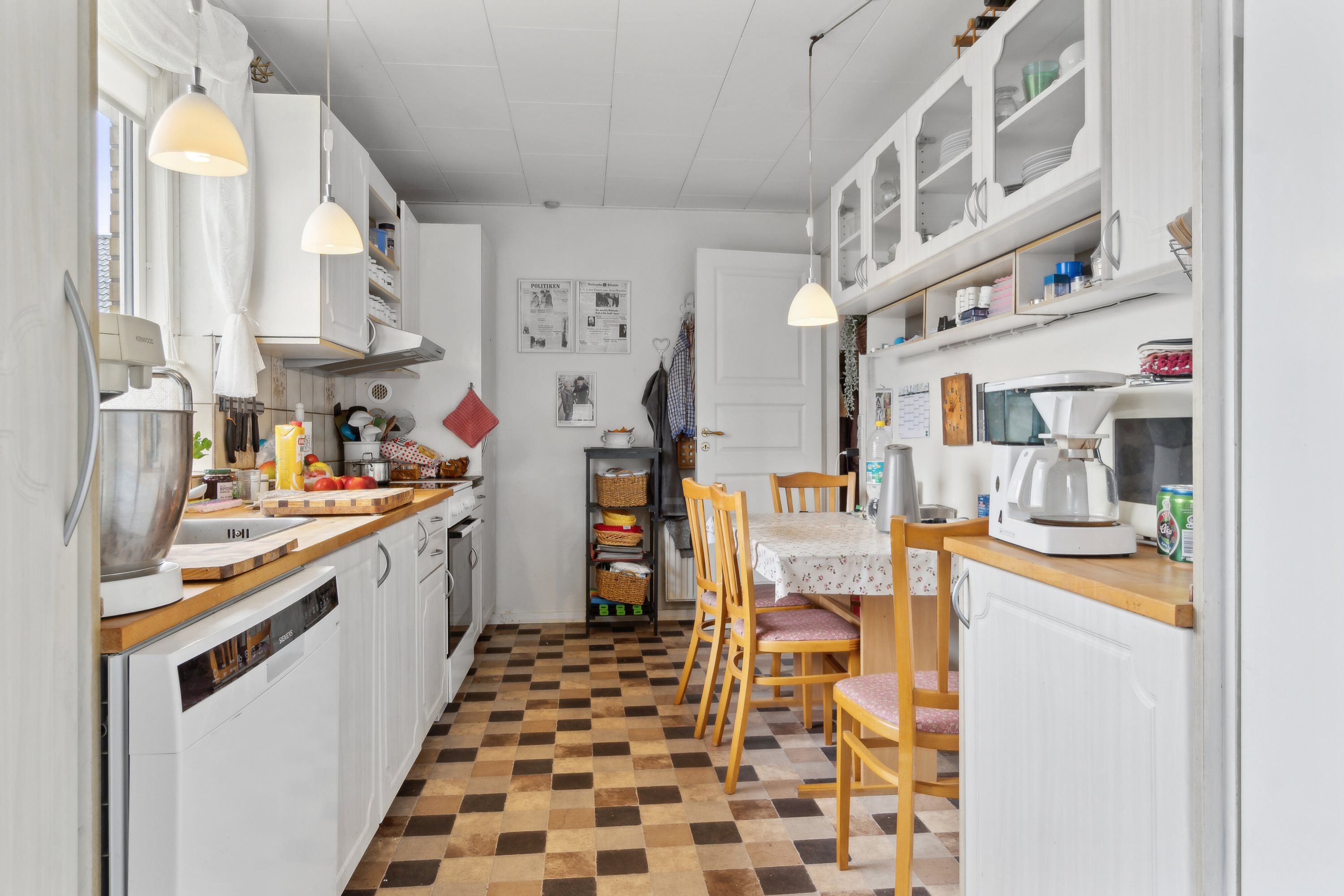 Fremhævet køkken billede i fuldskærmstilstand. Billede af Beringgårdsvej 45A, 2650 Hvidovre