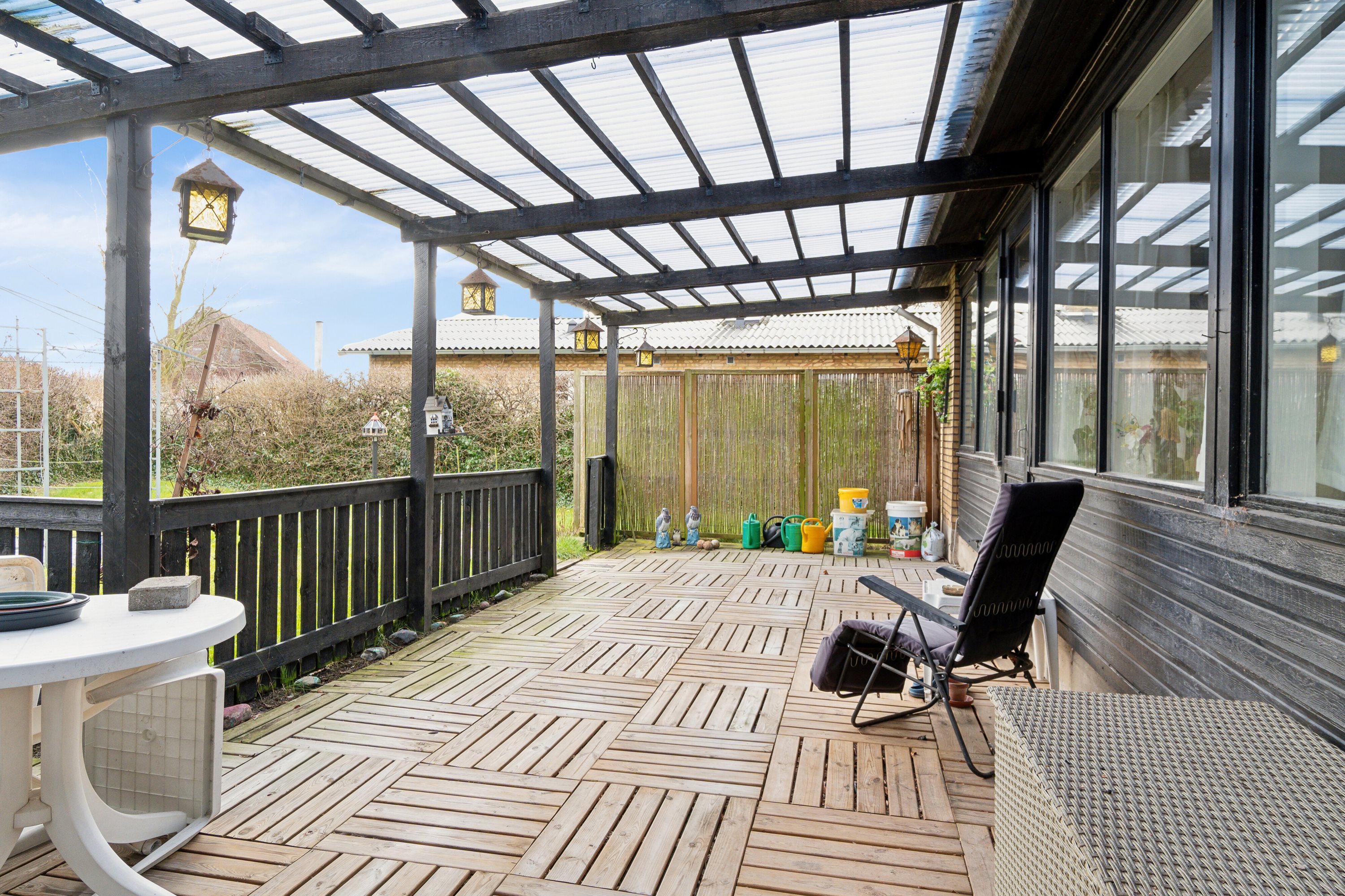 Fremhævet overdækket terrasse billede i fuldskærmstilstand. Billede af Beringgårdsvej 45A, 2650 Hvidovre