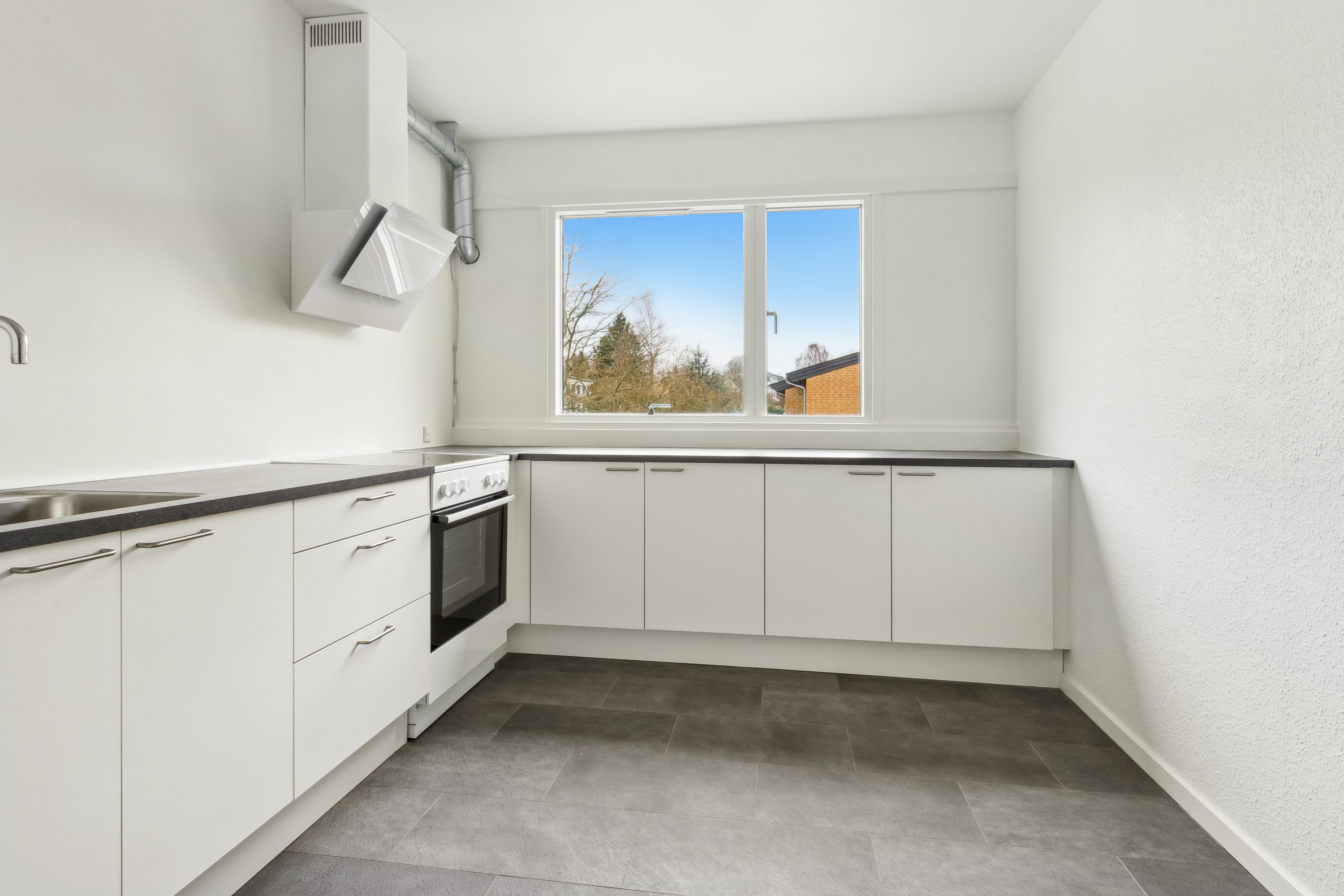 Fremhævet køkken billede i fuldskærmstilstand. Billede af Sabroesvej 7B, 1. tv., 3000 Helsingør