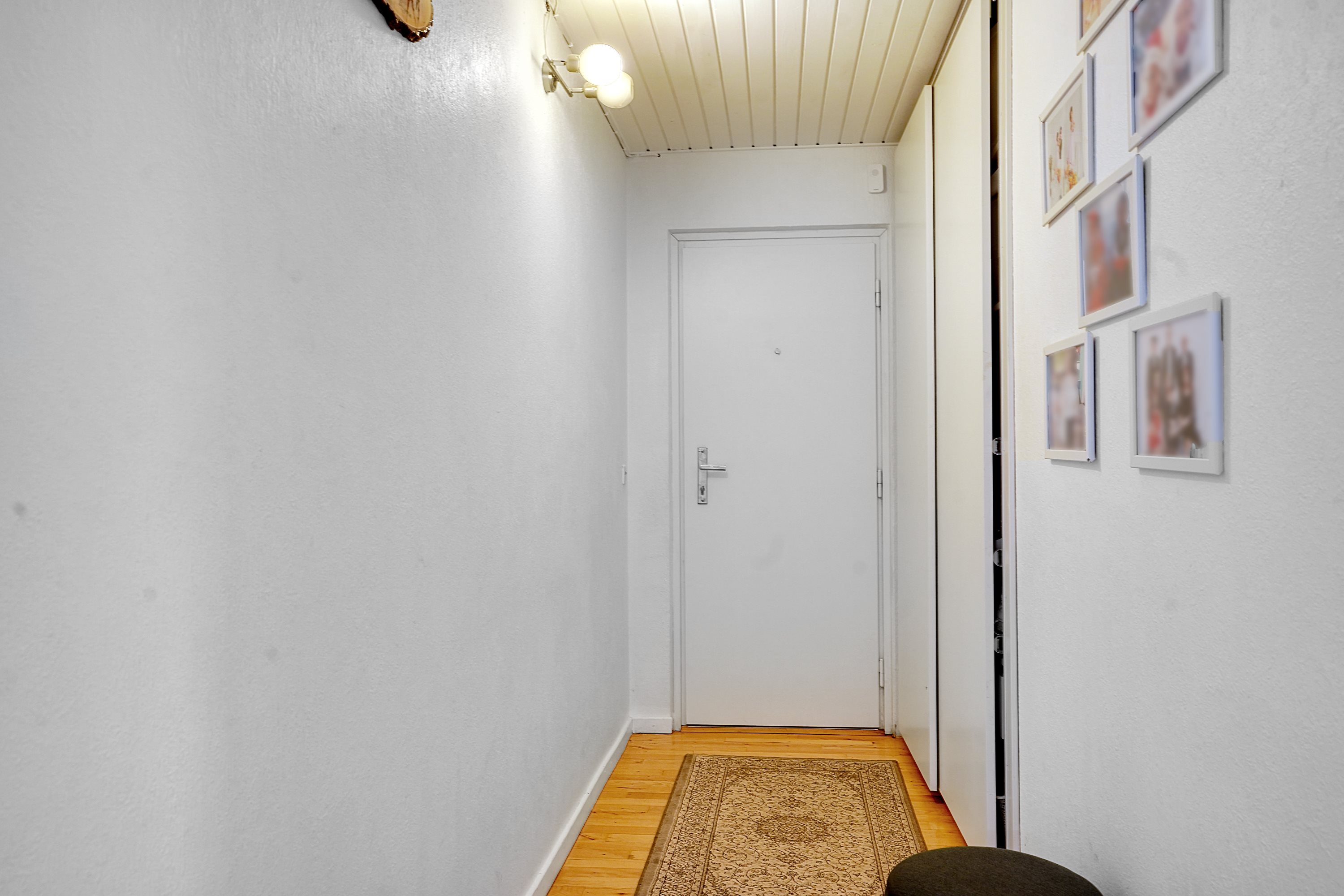 Fremhævet entré billede i fuldskærmstilstand. Billede af Egeparken 33A, 3. tv., 2680 Solrød Strand