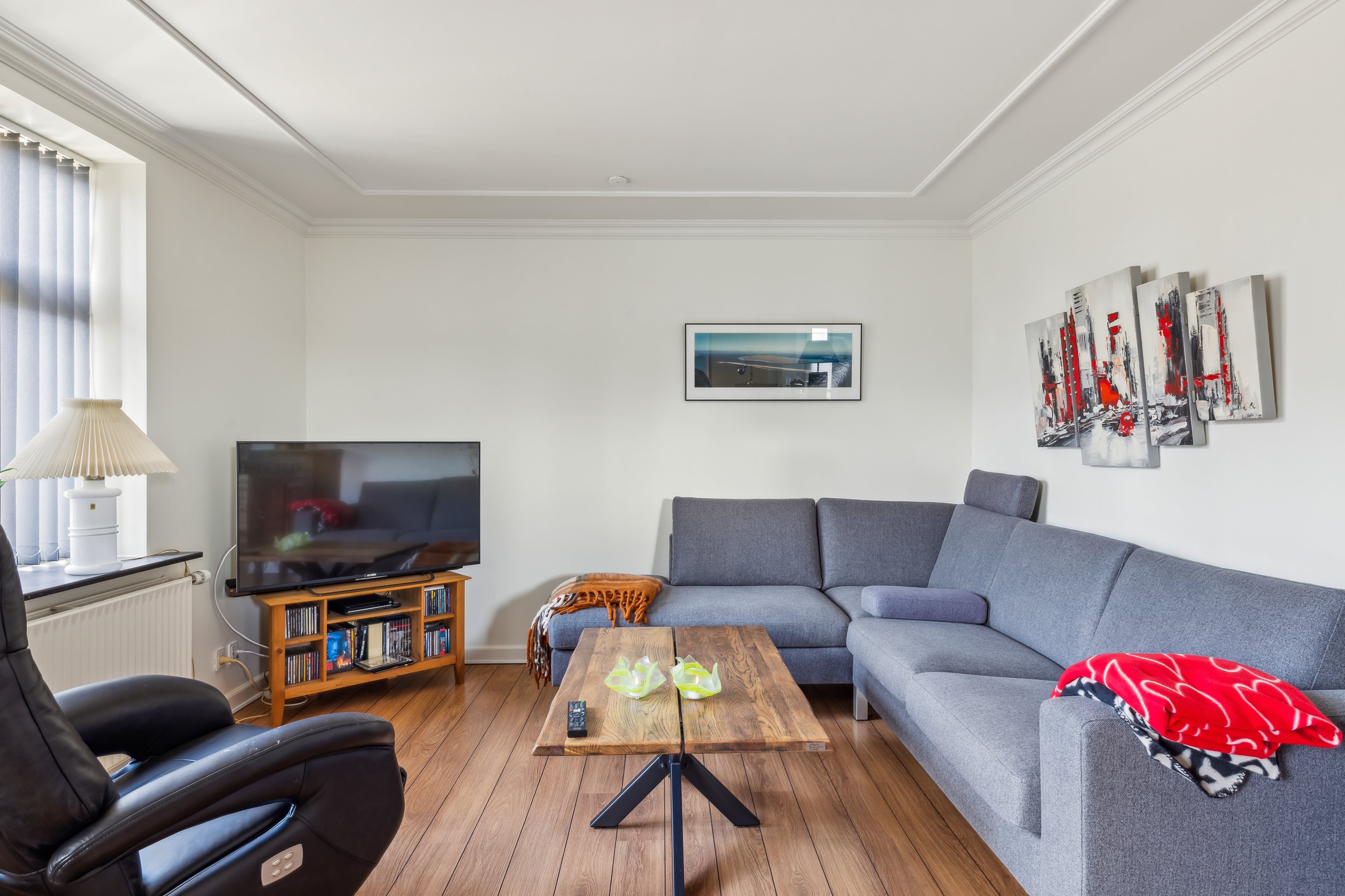 Fremhævet stue billede i fuldskærmstilstand. Billede af Havnevej 115A+B, 8500 Grenaa