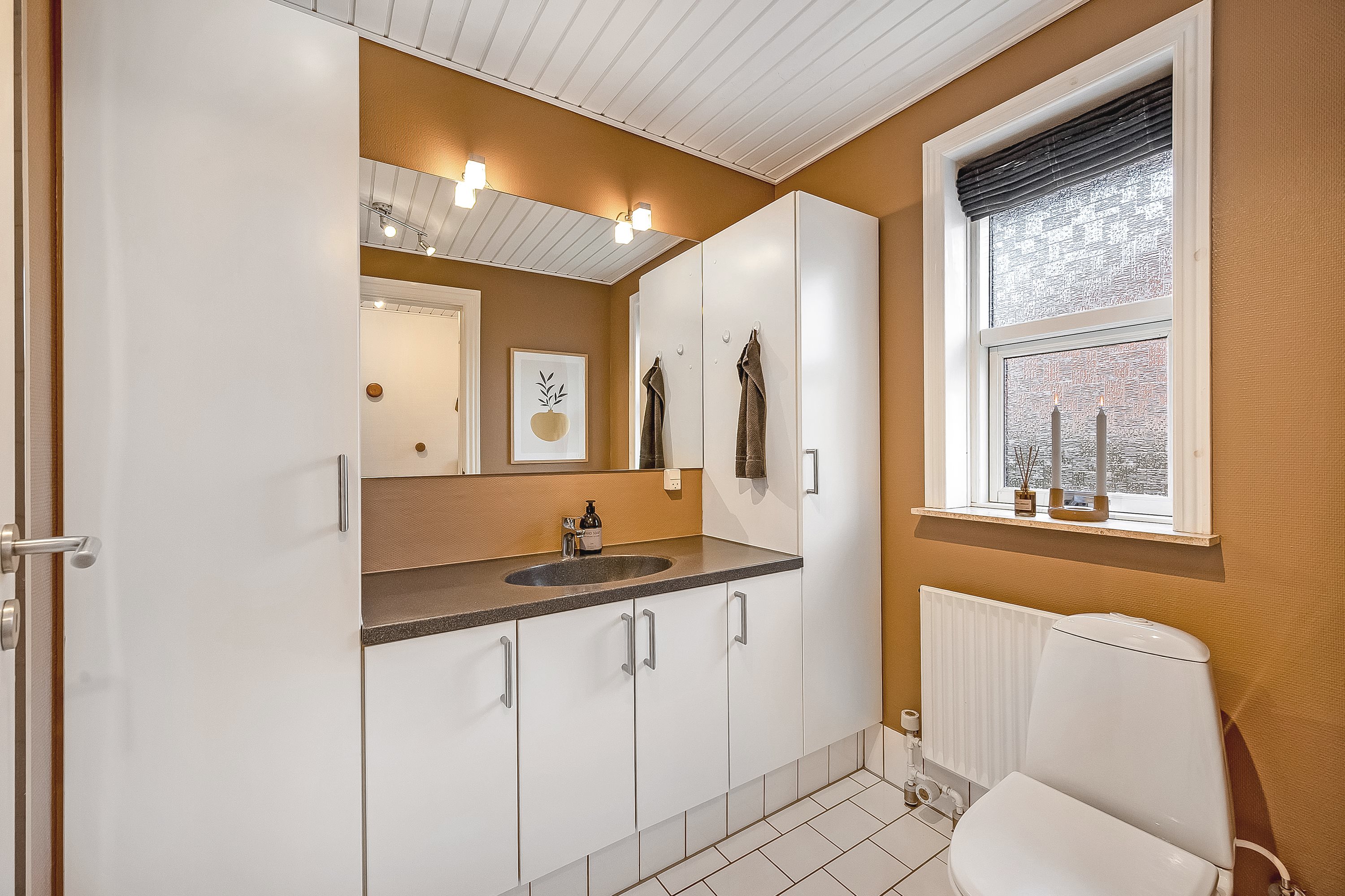 Fremhævet badeværelse billede i fuldskærmstilstand. Billede af Oldagervænget 22, 6900 Skjern