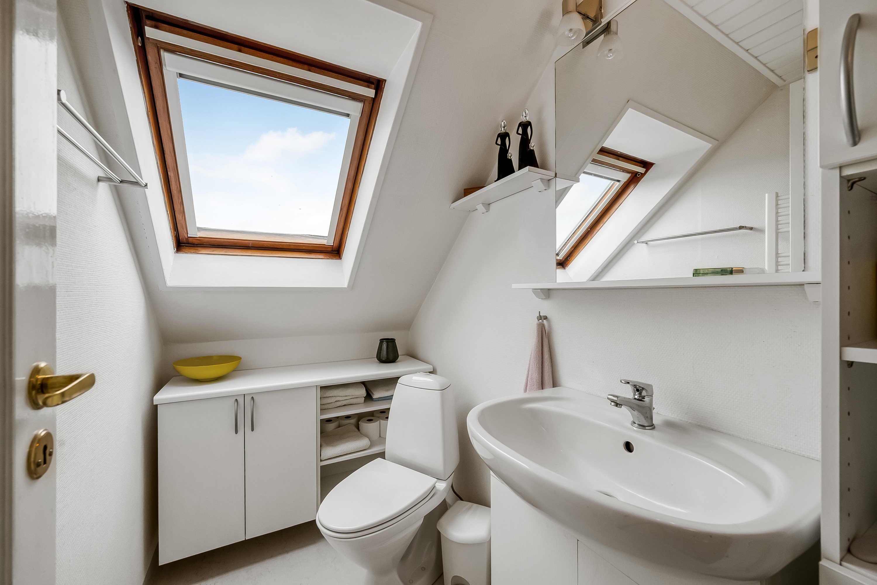 Fremhævet indendørs billede i fuldskærmstilstand. Billede af Kirkegade 3, 6940 Lem St