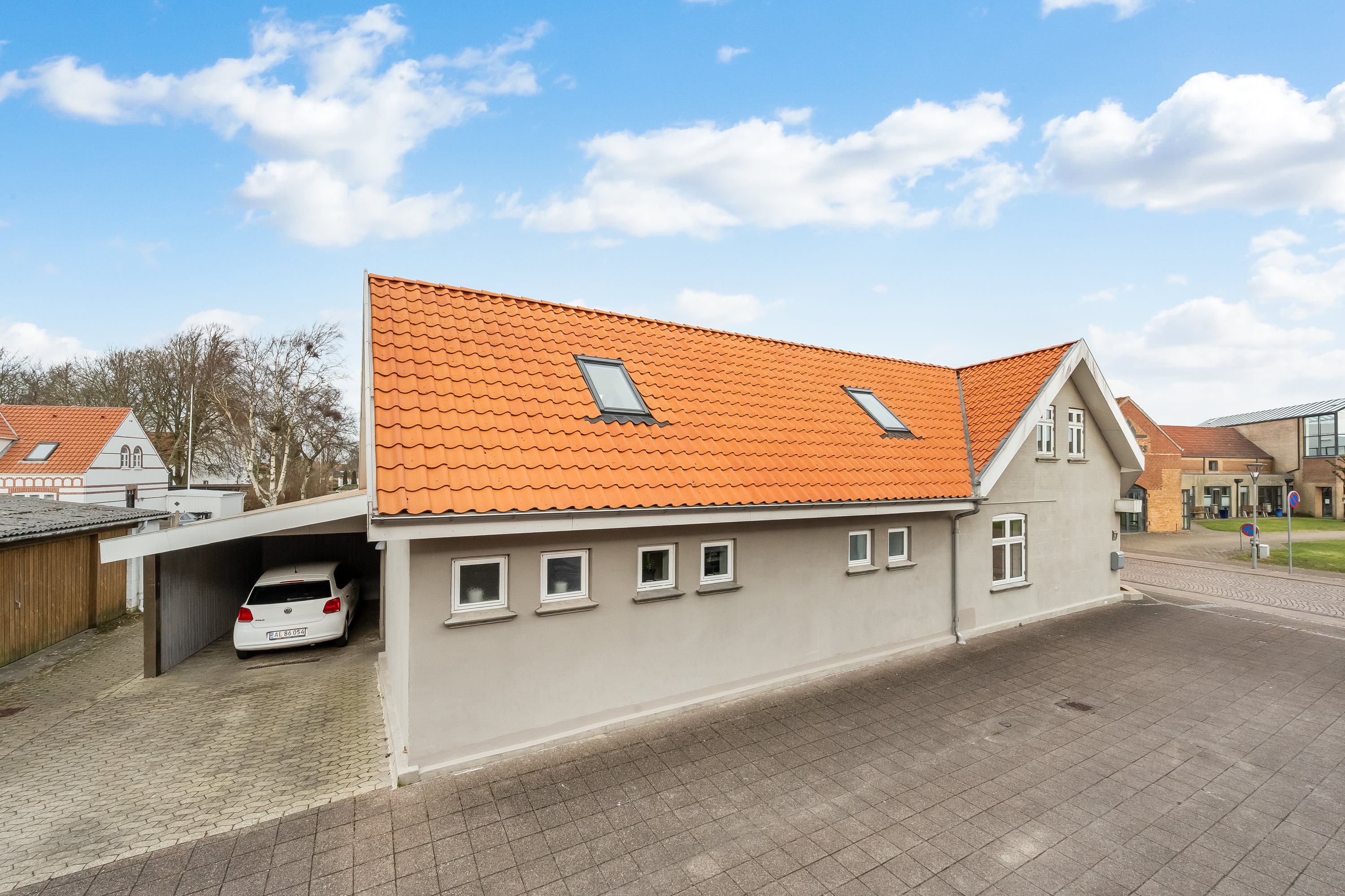 Miniaturebillede 1: udendørs. Billede af Kirkegade 3, 6940 Lem St