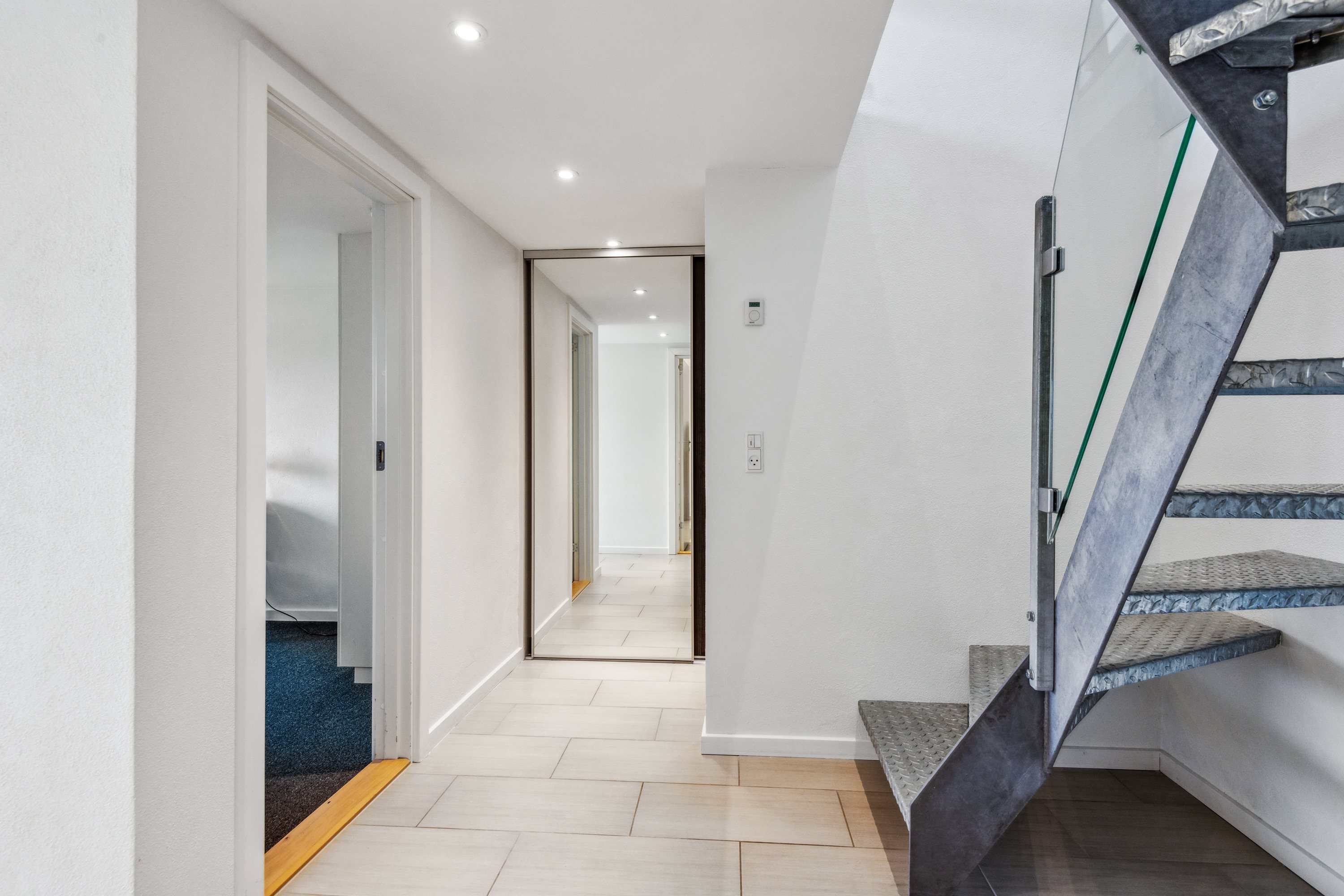 Fremhævet trappe billede i fuldskærmstilstand. Billede af Abelsvej 24, Vejgaard, 9000 Aalborg