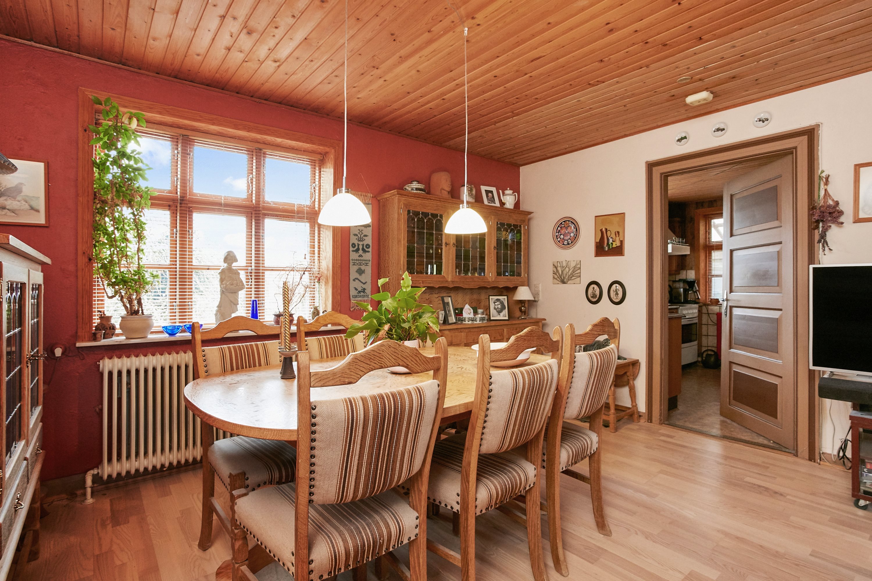 Fremhævet spisestue billede i fuldskærmstilstand. Billede af Klejsgårdvej 10, Klejs, 7130 Juelsminde