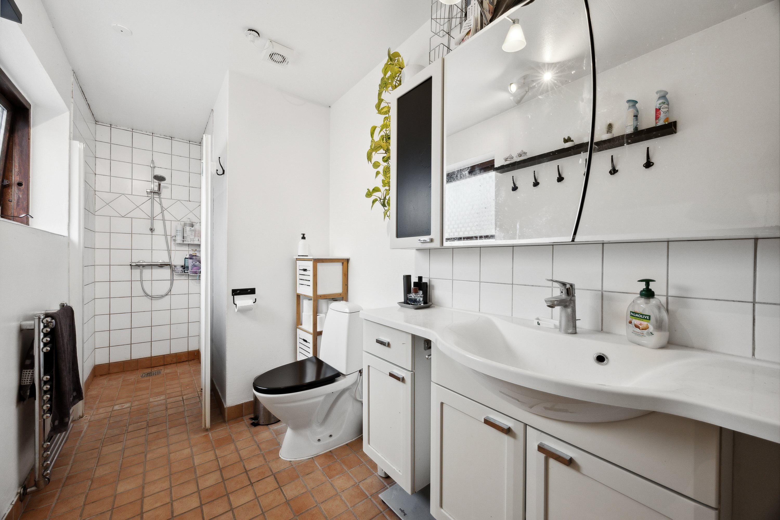 Fremhævet badeværelse billede i fuldskærmstilstand. Billede af Åvej 1, 4632 Bjæverskov