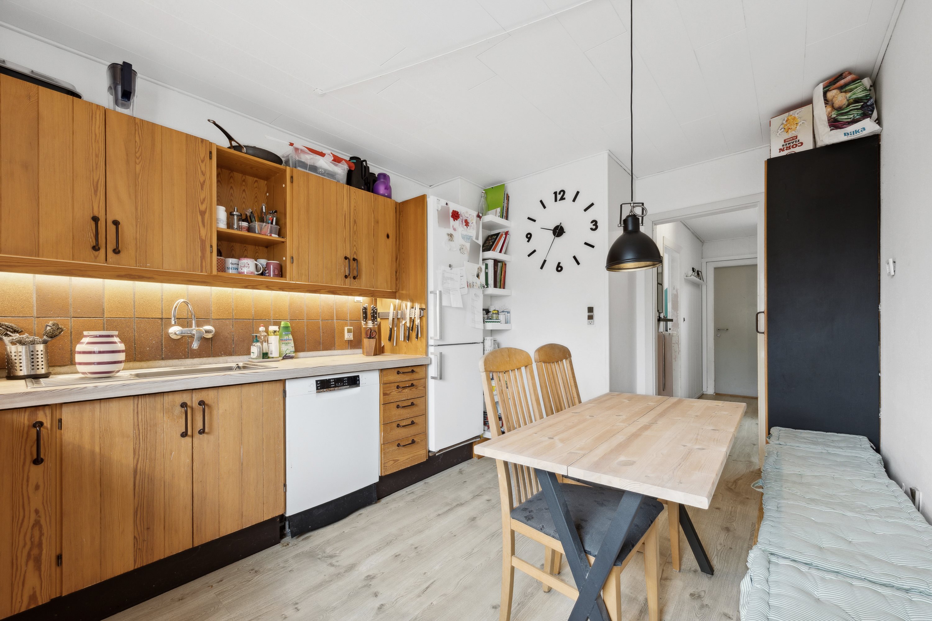 Fremhævet køkken billede i fuldskærmstilstand. Billede af Åvej 1, 4632 Bjæverskov