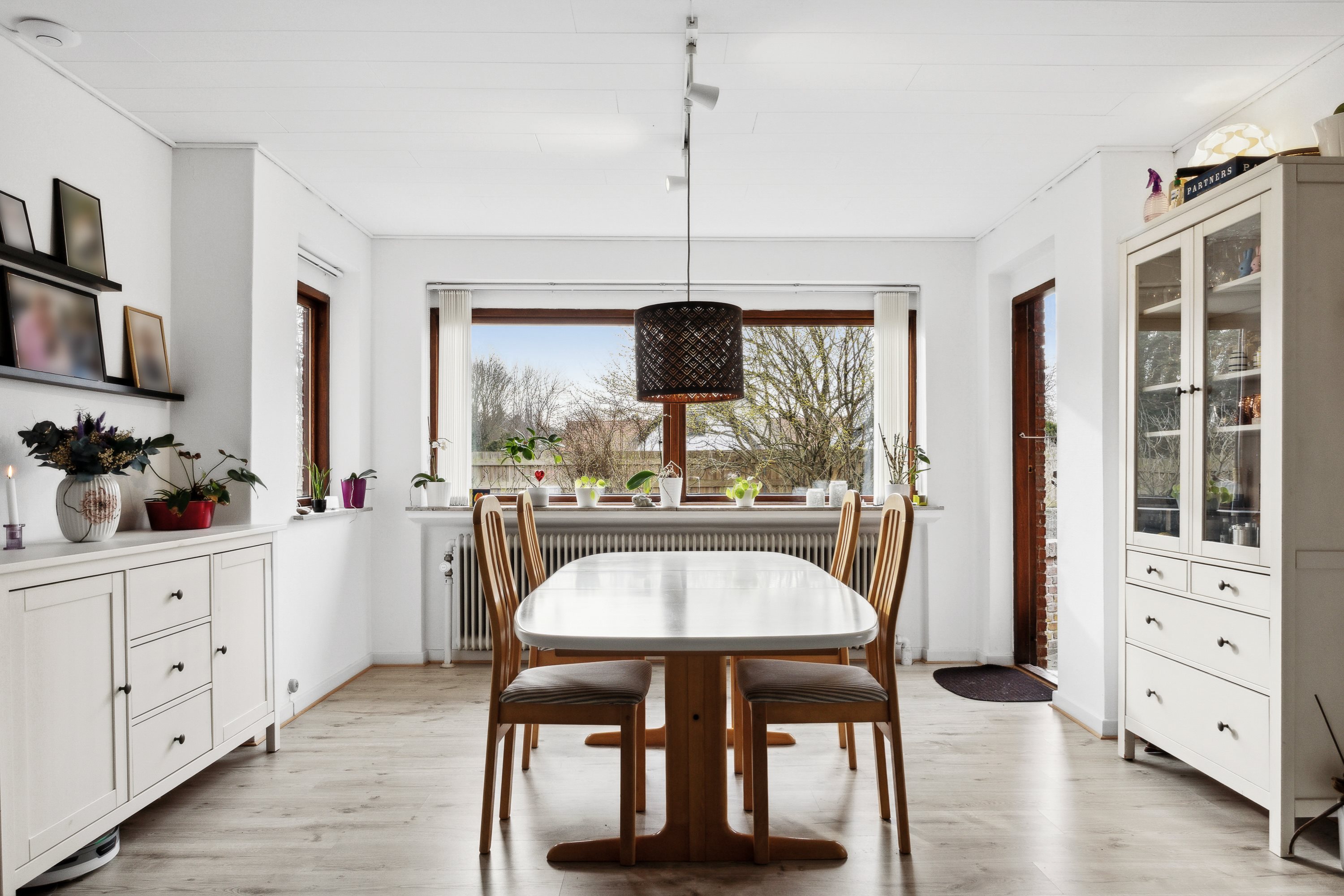 Fremhævet spisestue billede i fuldskærmstilstand. Billede af Åvej 1, 4632 Bjæverskov