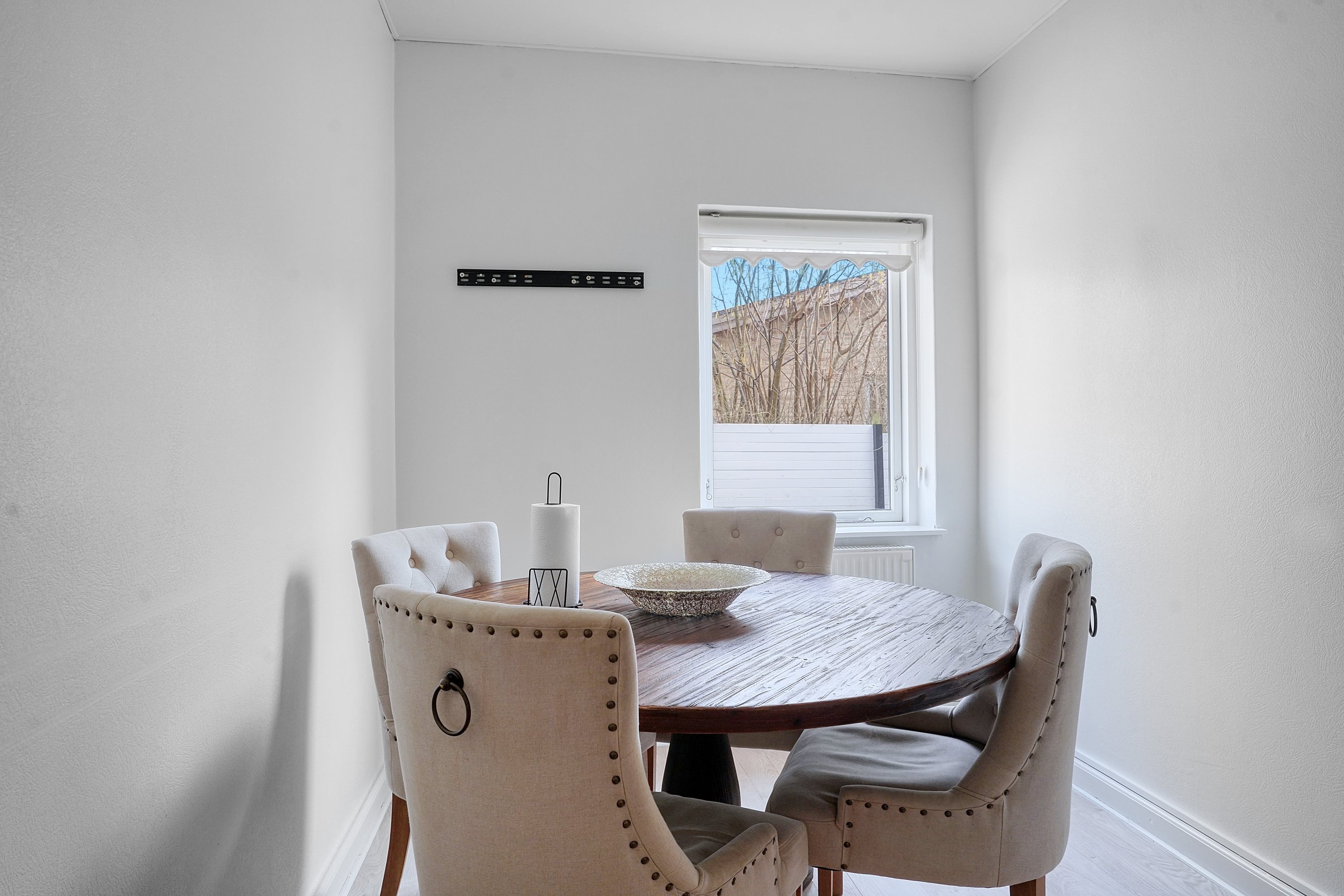 Fremhævet spisestue billede i fuldskærmstilstand. Billede af Birkerød Parkvej 131, 3460 Birkerød