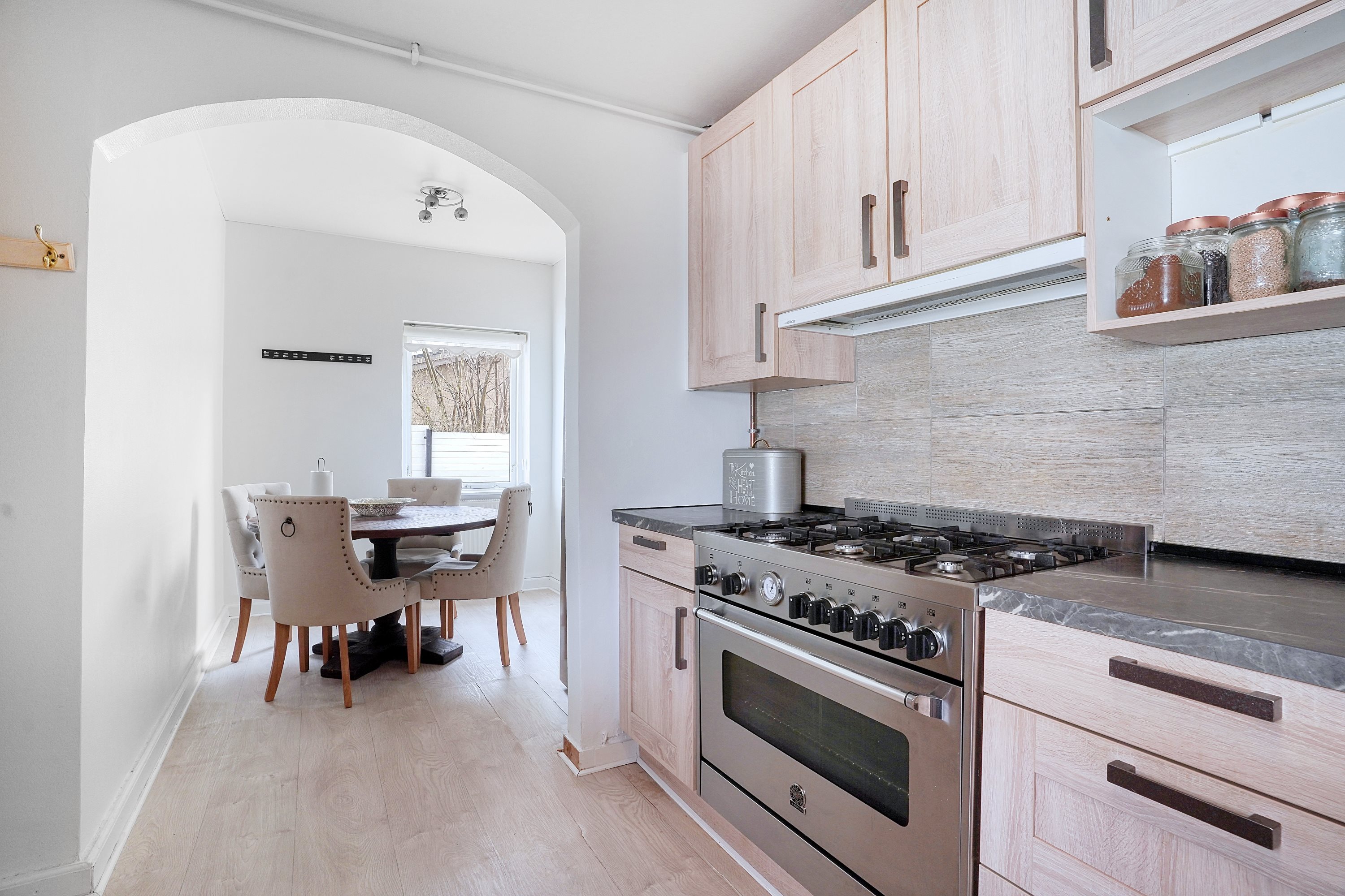 Fremhævet køkken billede i fuldskærmstilstand. Billede af Birkerød Parkvej 131, 3460 Birkerød