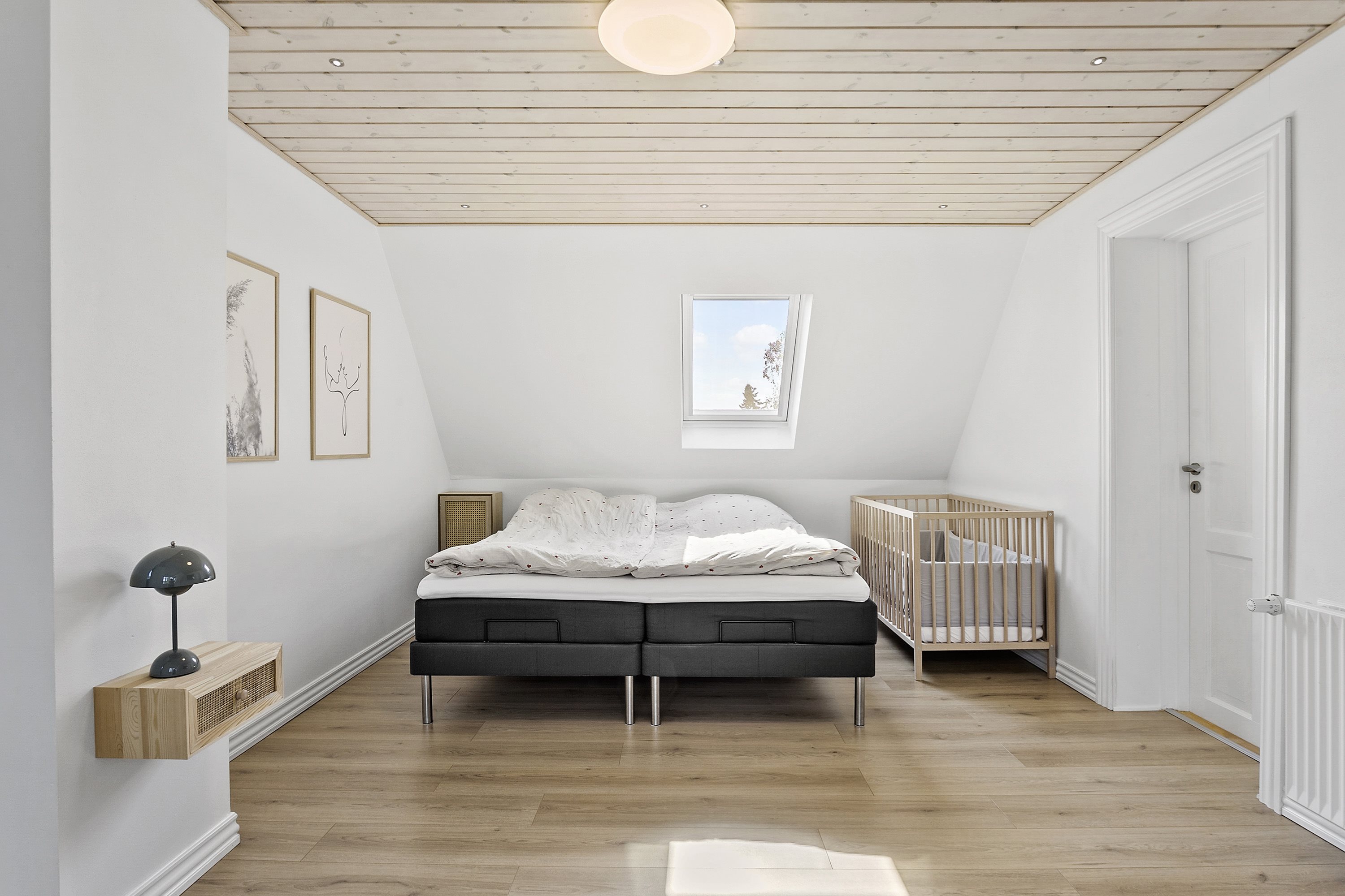 Fremhævet soveværelse billede i fuldskærmstilstand. Billede af Halvorsmindevej 5, 9800 Hjørring