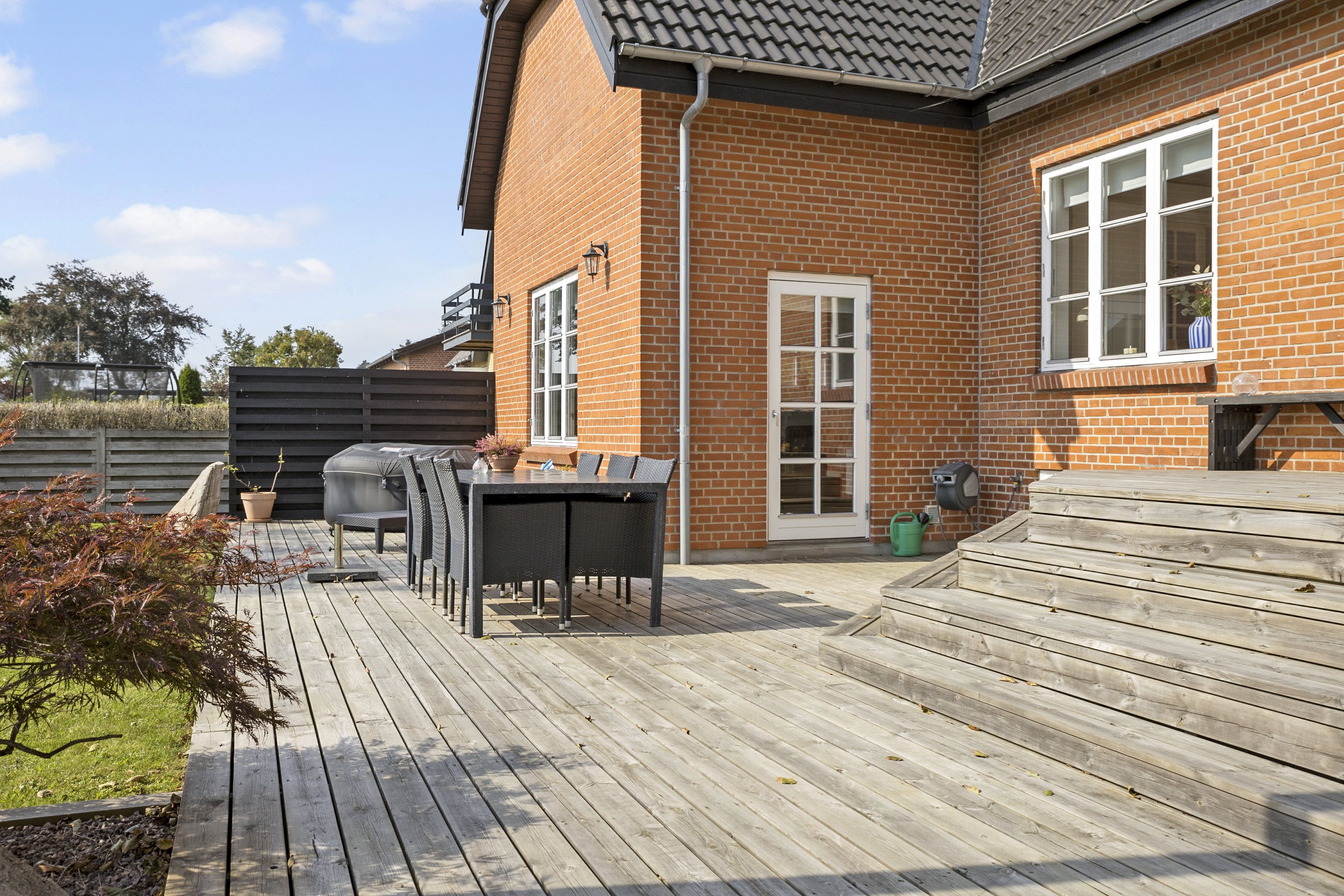 Fremhævet terrasse billede i fuldskærmstilstand. Billede af Halvorsmindevej 5, 9800 Hjørring