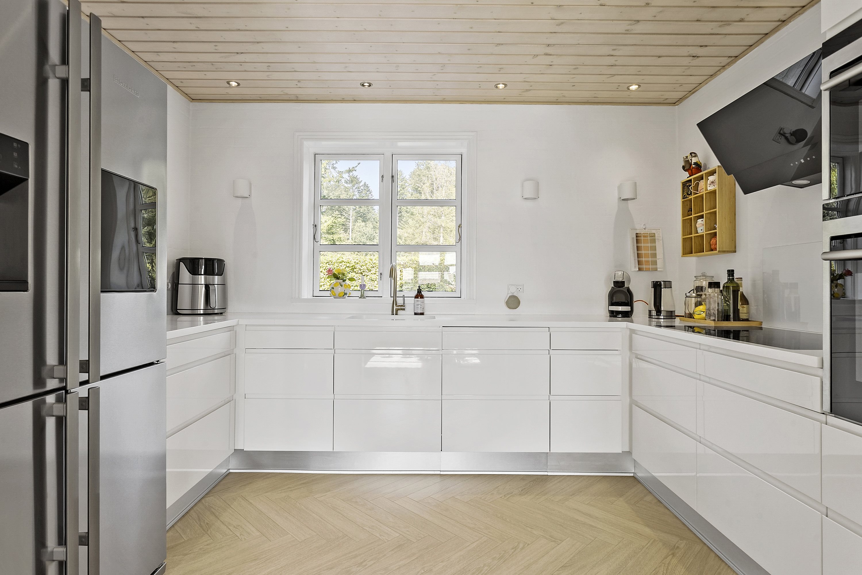 Fremhævet køkken billede i fuldskærmstilstand. Billede af Halvorsmindevej 5, 9800 Hjørring