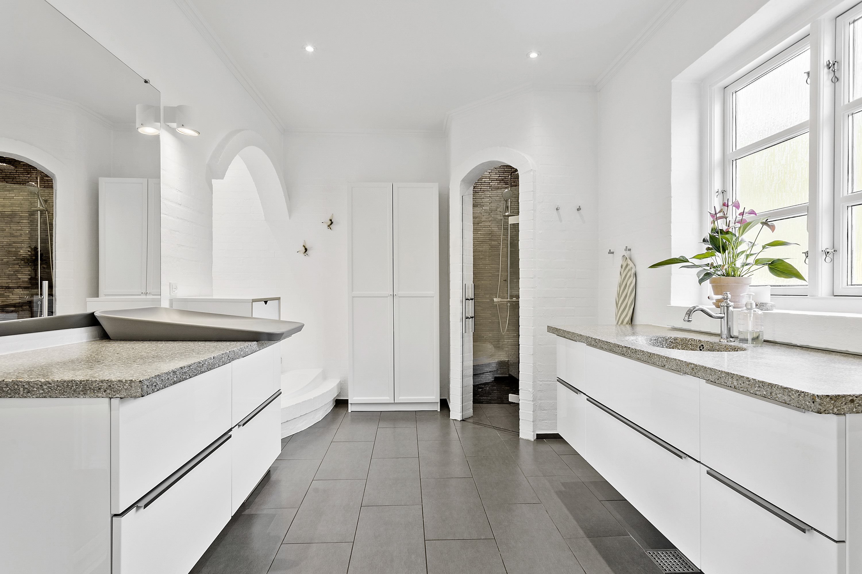 Fremhævet badeværelse billede i fuldskærmstilstand. Billede af Halvorsmindevej 5, 9800 Hjørring