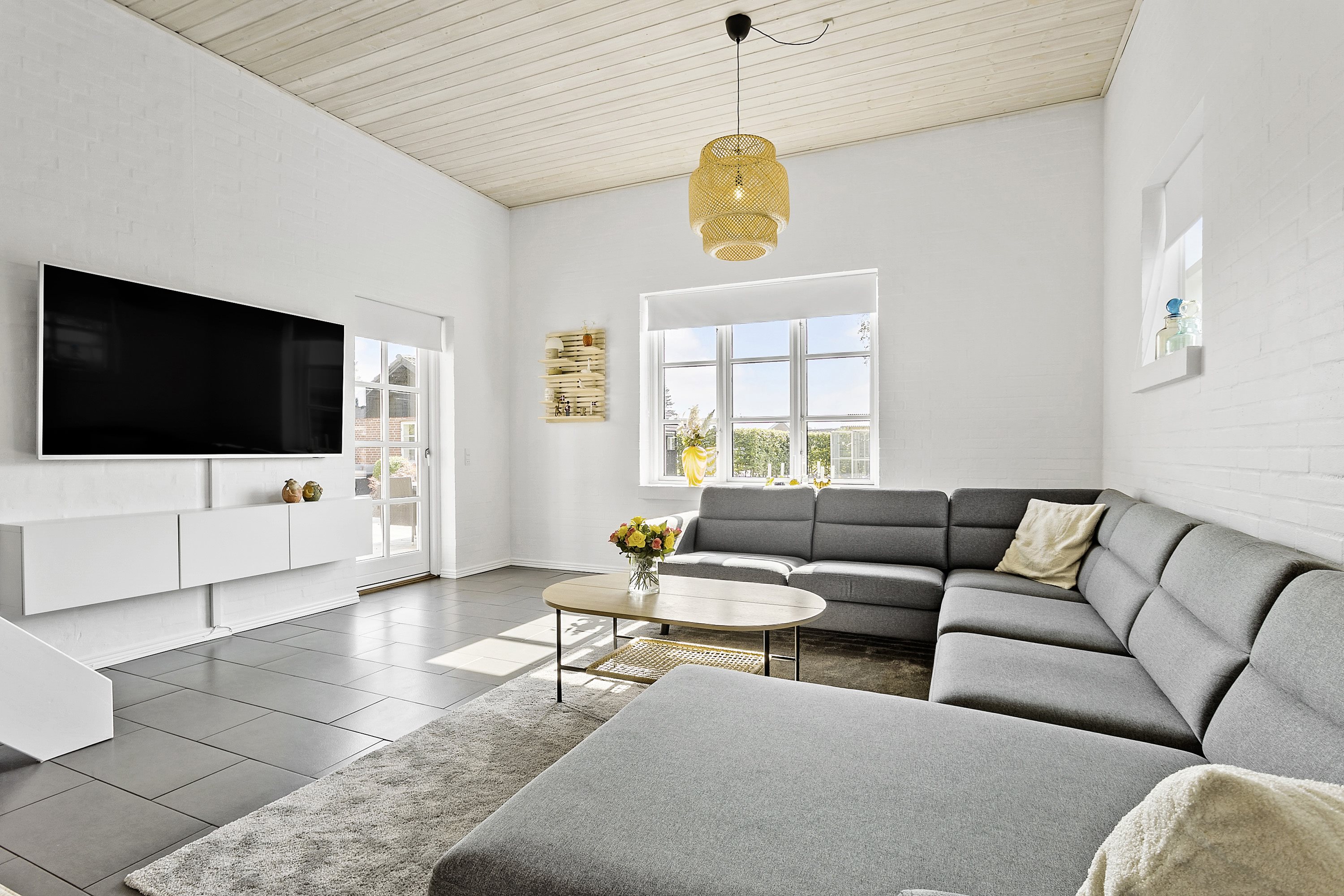 Fremhævet stue billede i fuldskærmstilstand. Billede af Halvorsmindevej 5, 9800 Hjørring