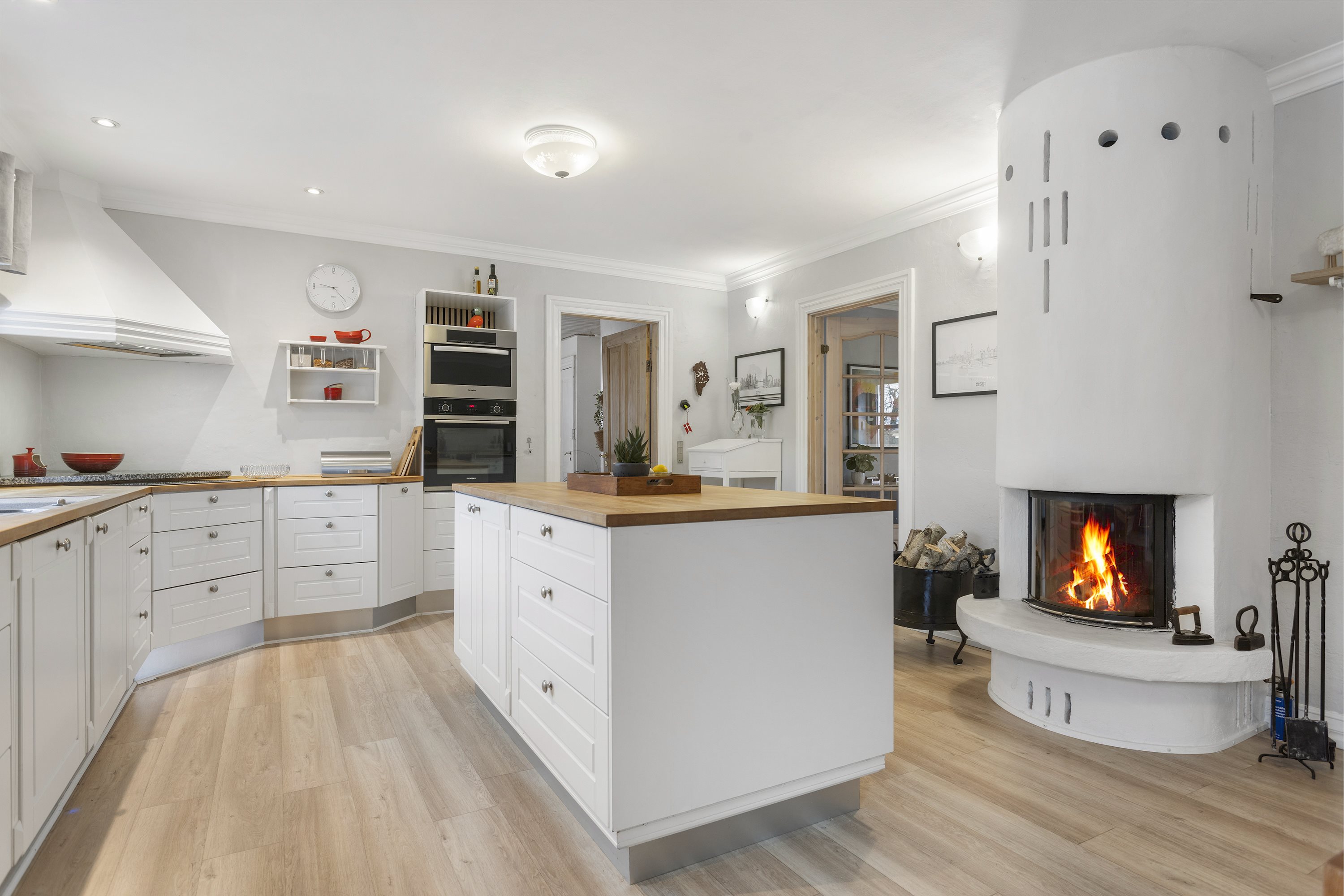 Fremhævet køkken billede i fuldskærmstilstand. Billede af Sdr. Kirkevej 56, Præstbro, 9330 Dronninglund