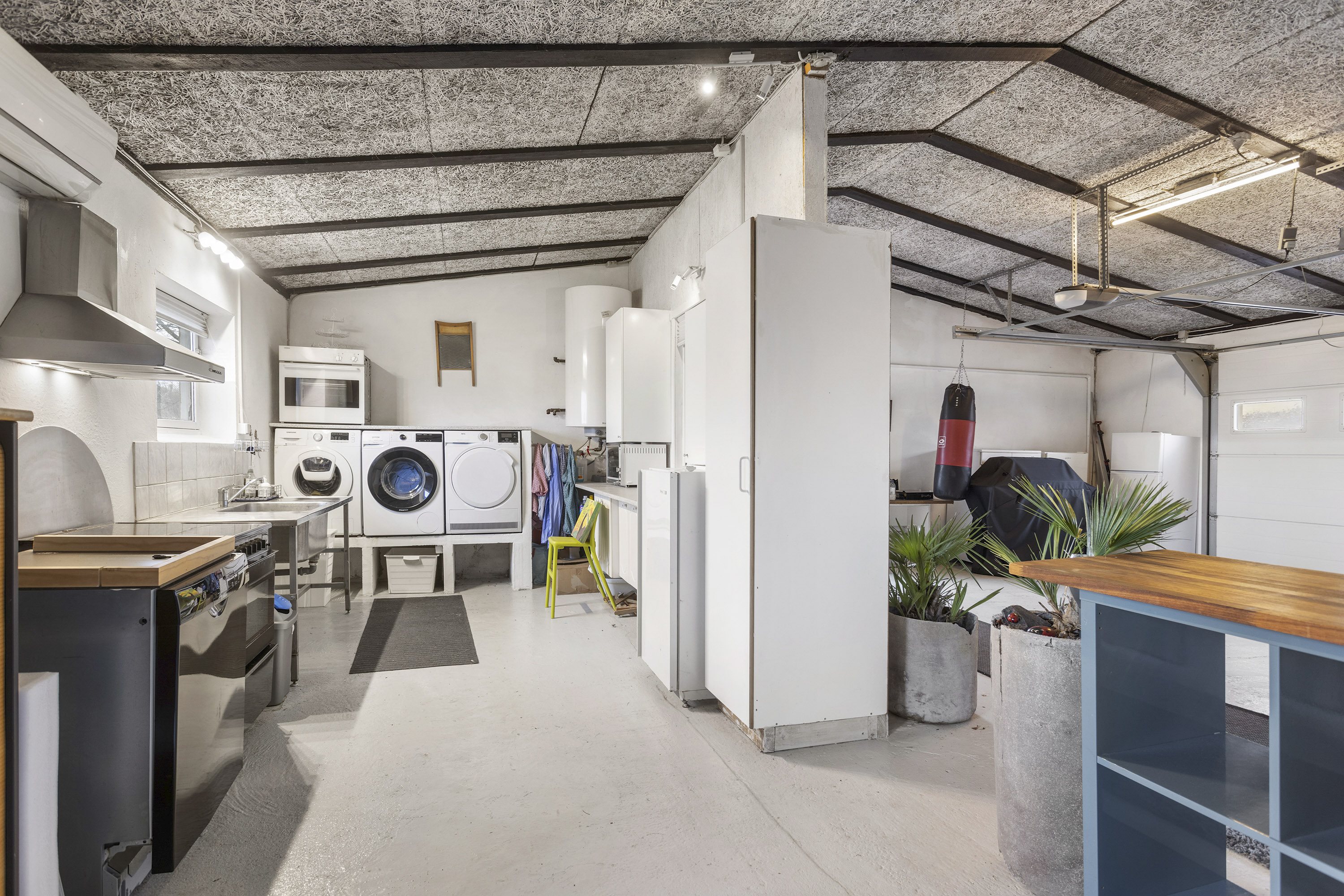 Fremhævet garage billede i fuldskærmstilstand. Billede af Sdr. Kirkevej 56, Præstbro, 9330 Dronninglund