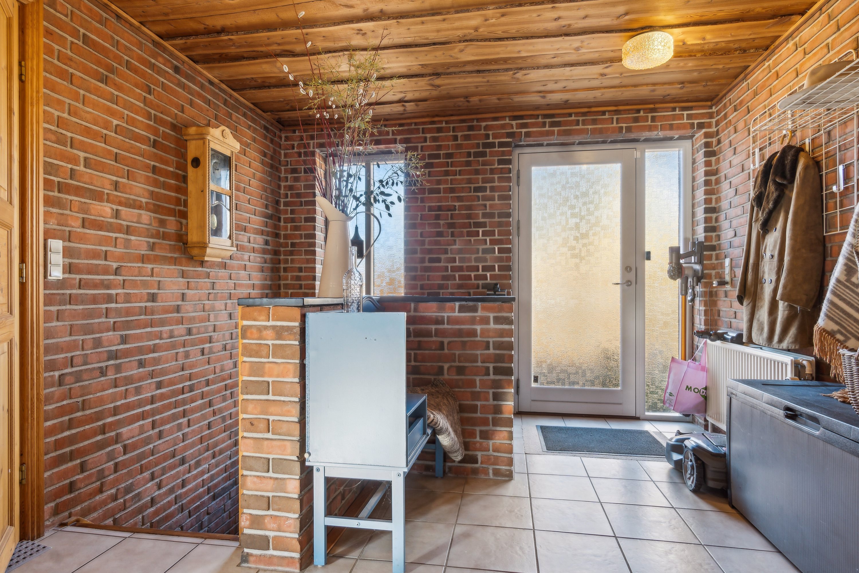 Fremhævet entré billede i fuldskærmstilstand. Billede af Arresødalvej 11C, Vinderød, 3300 Frederiksværk