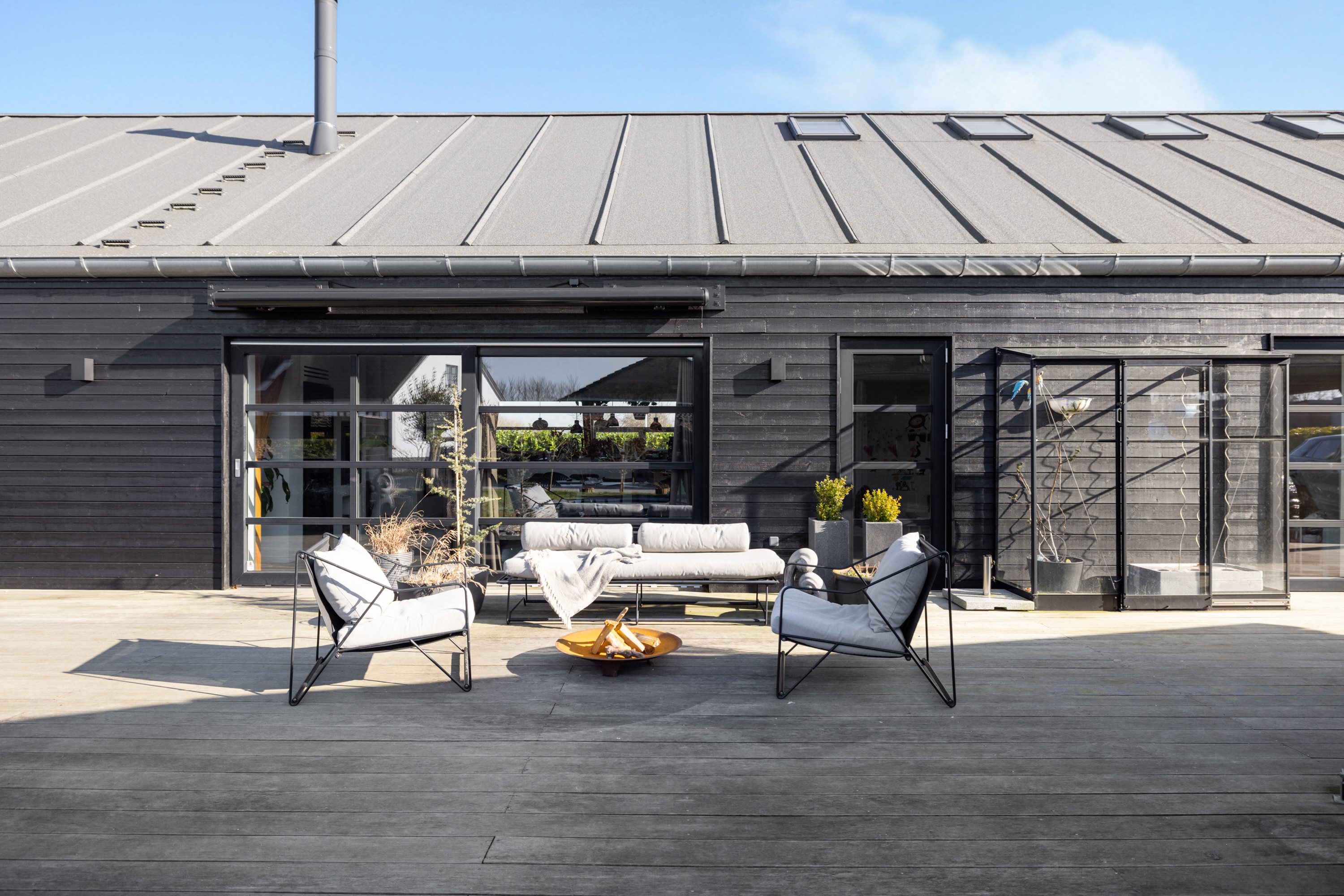 Fremhævet terrasse billede i fuldskærmstilstand. Billede af Damgårdstoften 64, 8320 Mårslet