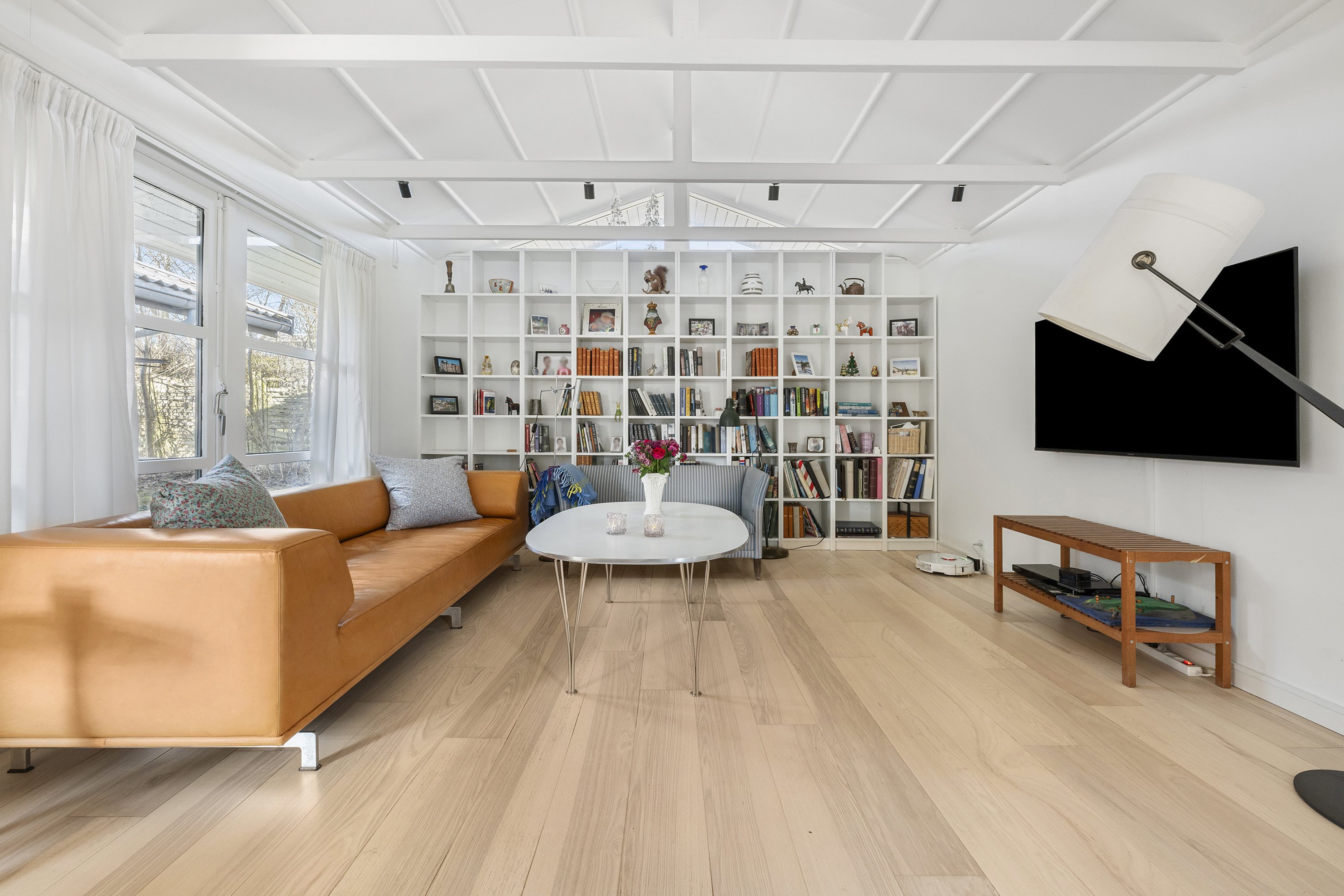 Miniaturebillede 1: stue. Billede af Vingen 1, 2970 Hørsholm